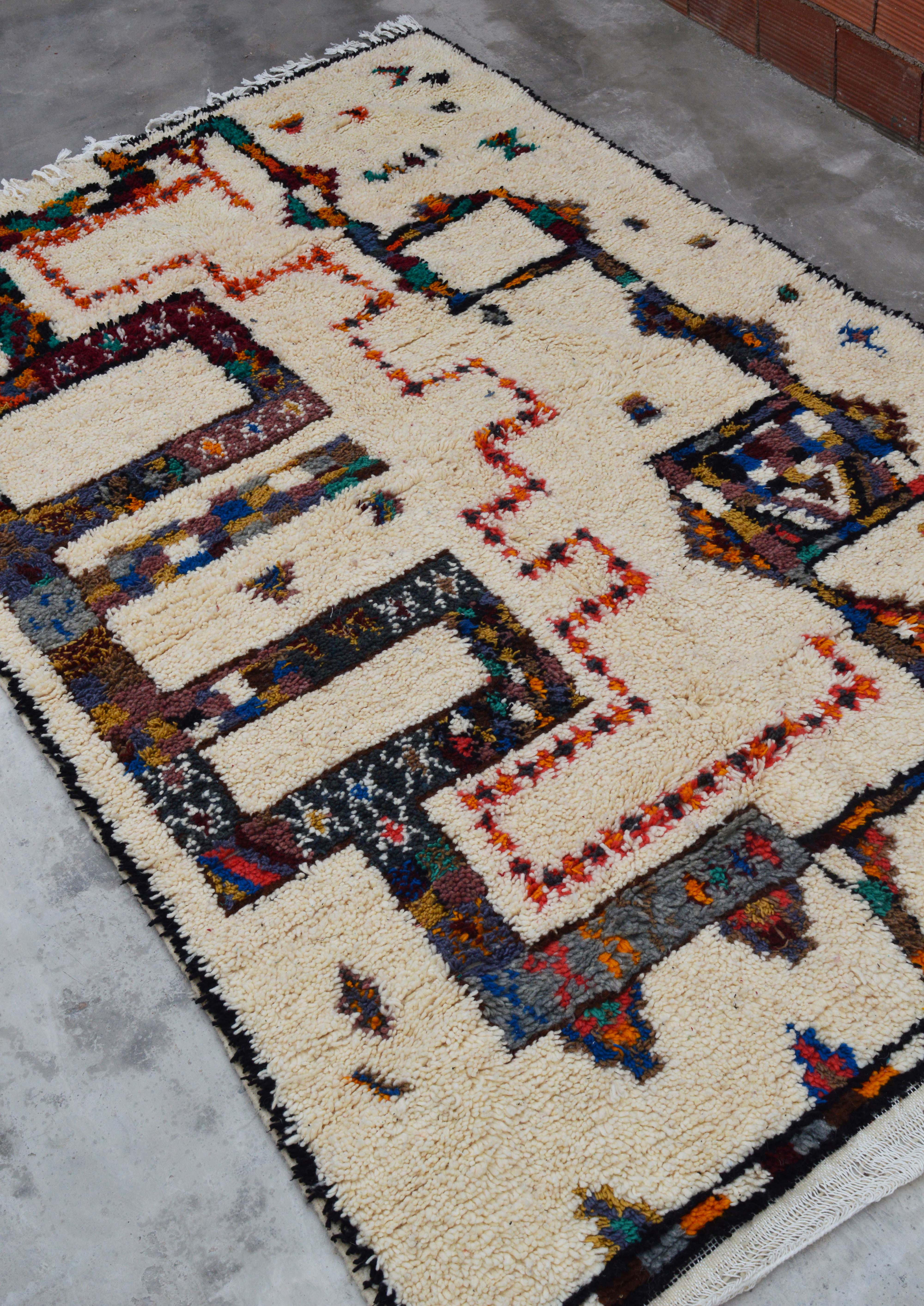 Handmade abstract Berber rug 263 x 150 CM