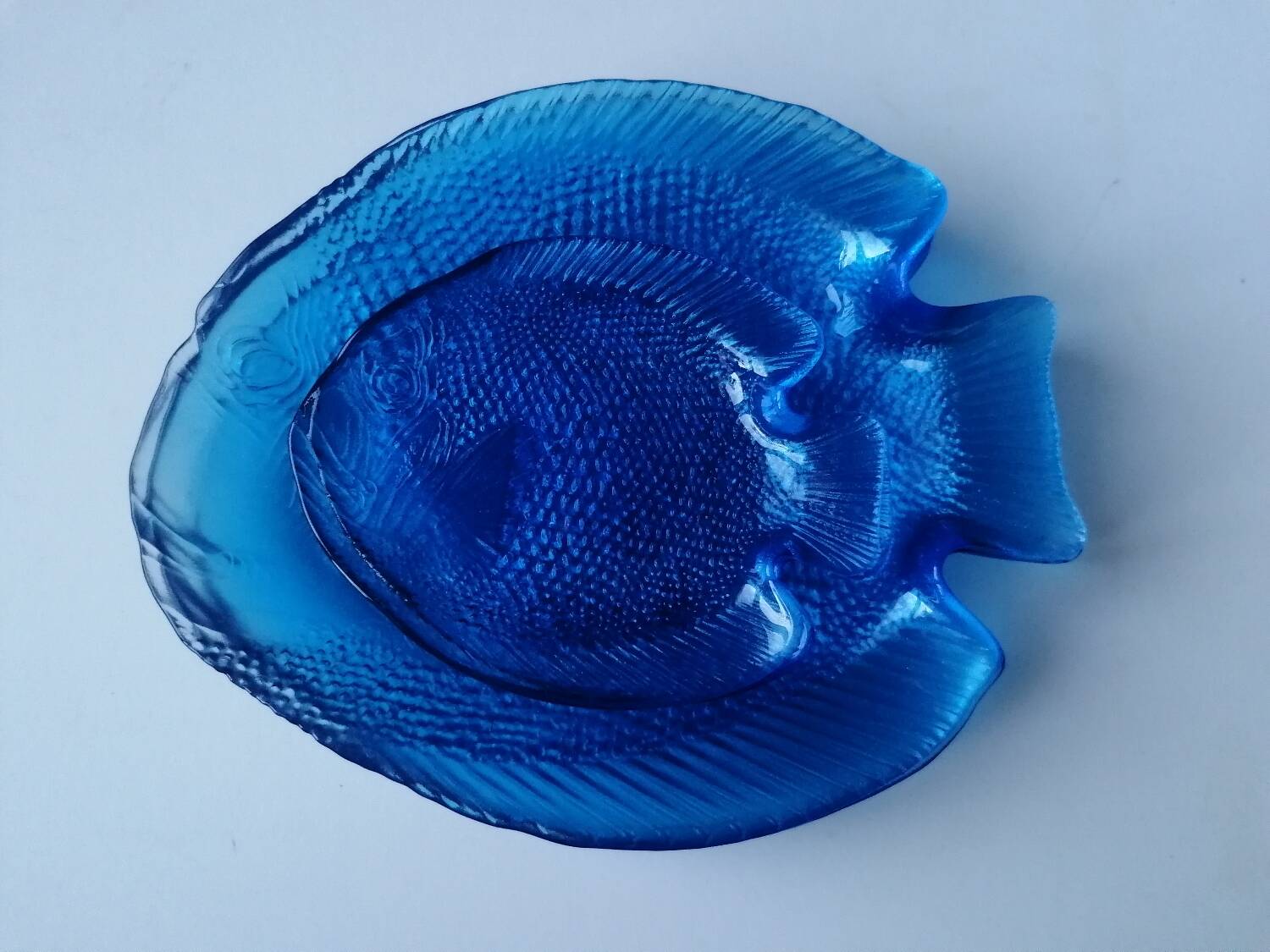 6 blue fish zoomorphic glass plates