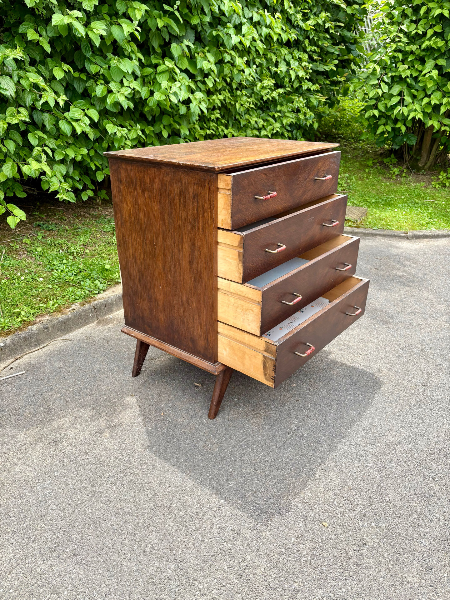 Commode vintage années 50/60 – 4 tiroirs – pieds compas