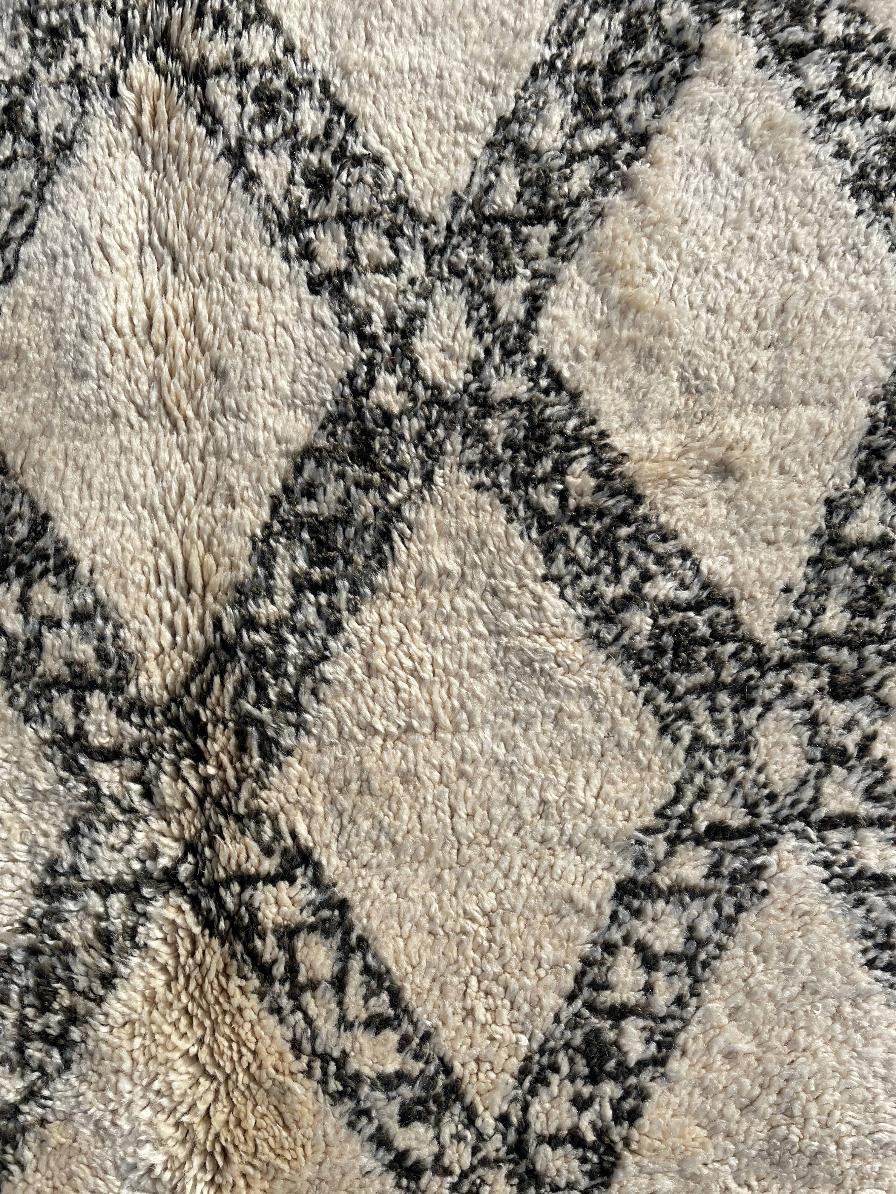 Carpet berbere beni ouarain old years 1958 modern