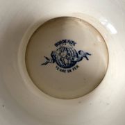 Plat , compotier terre de fer Bordeaux , clématites