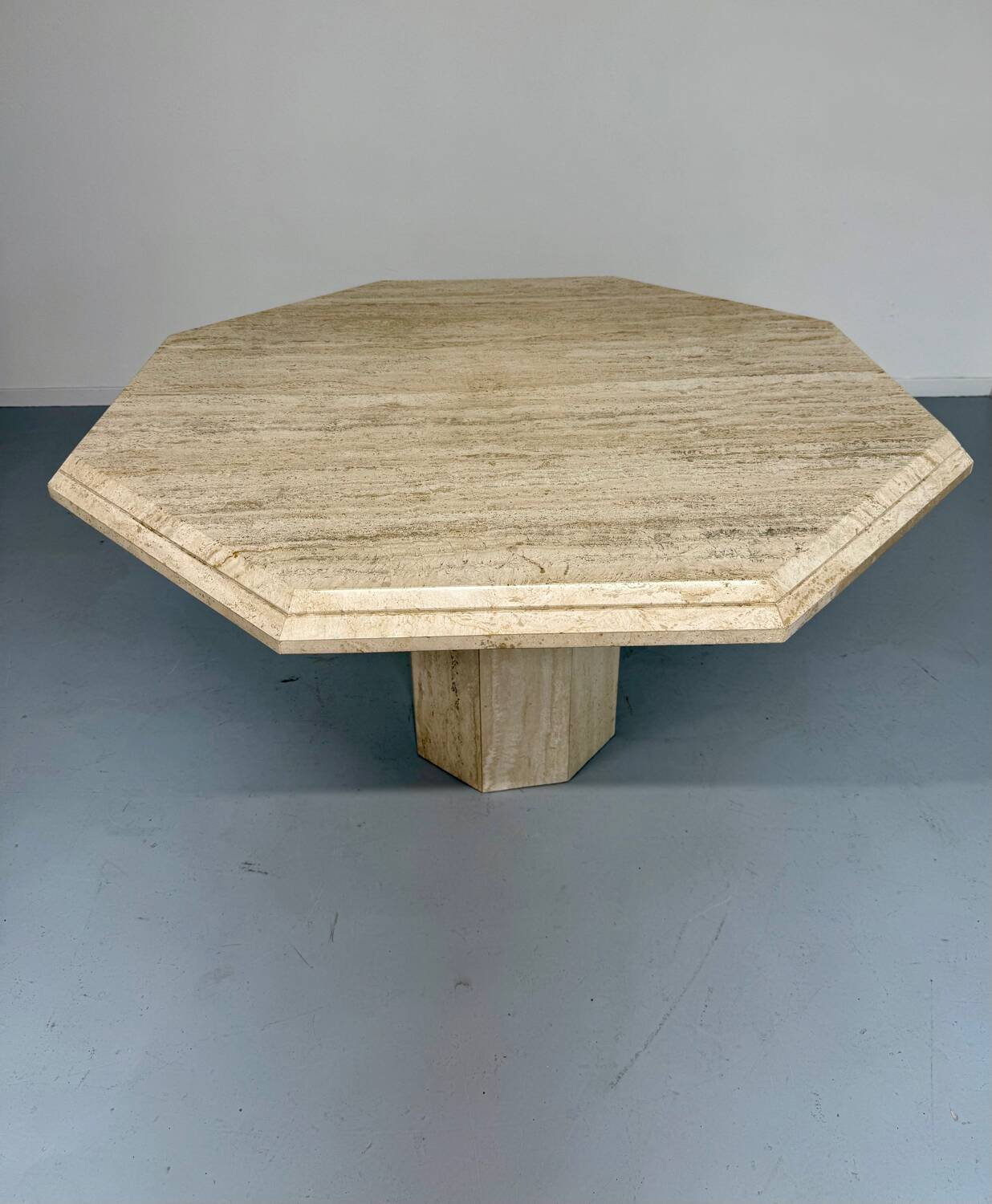 Table de repas en travertin épais design italien des années 70 vintage