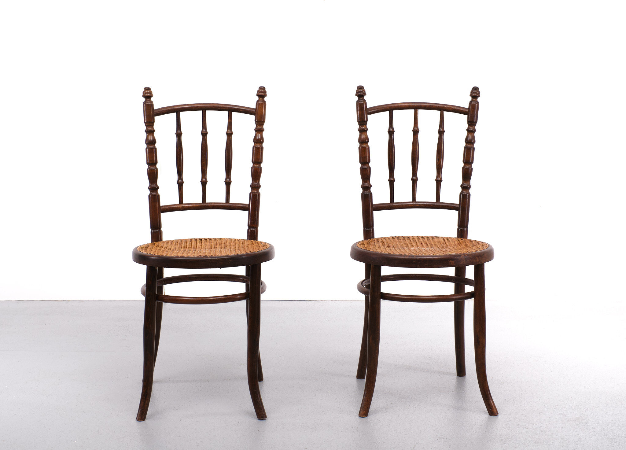 2 Thonet Mundus chairs Vienna Austria, circa 1925