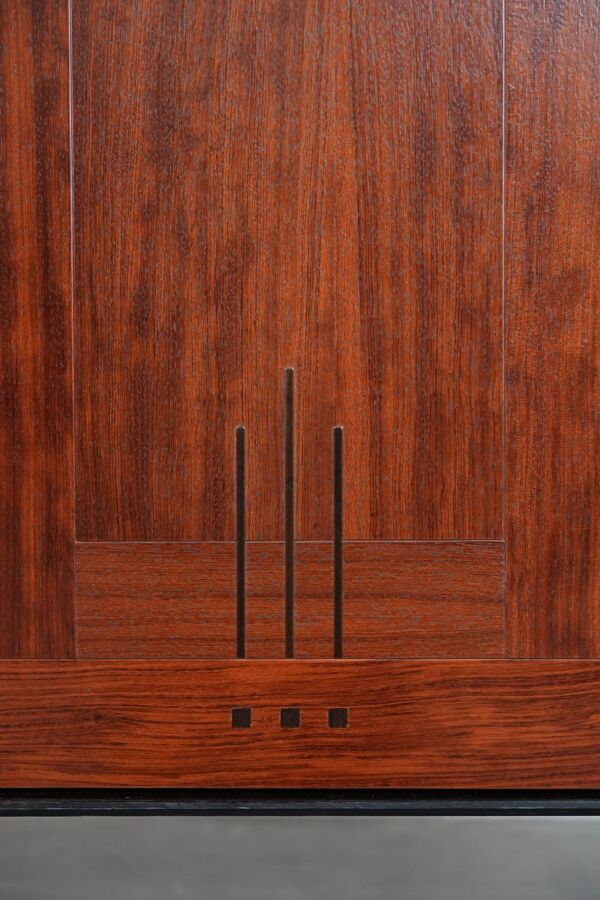 Étonnant et bien conservé grand buffet de style Art Déco