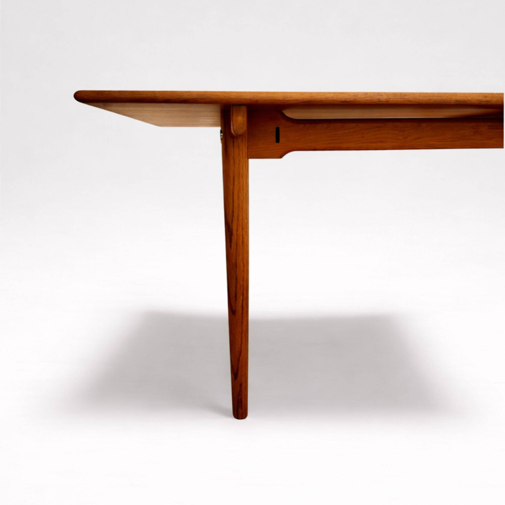 Table AT 327 Hans Wegner original edition by Andreas Tuck