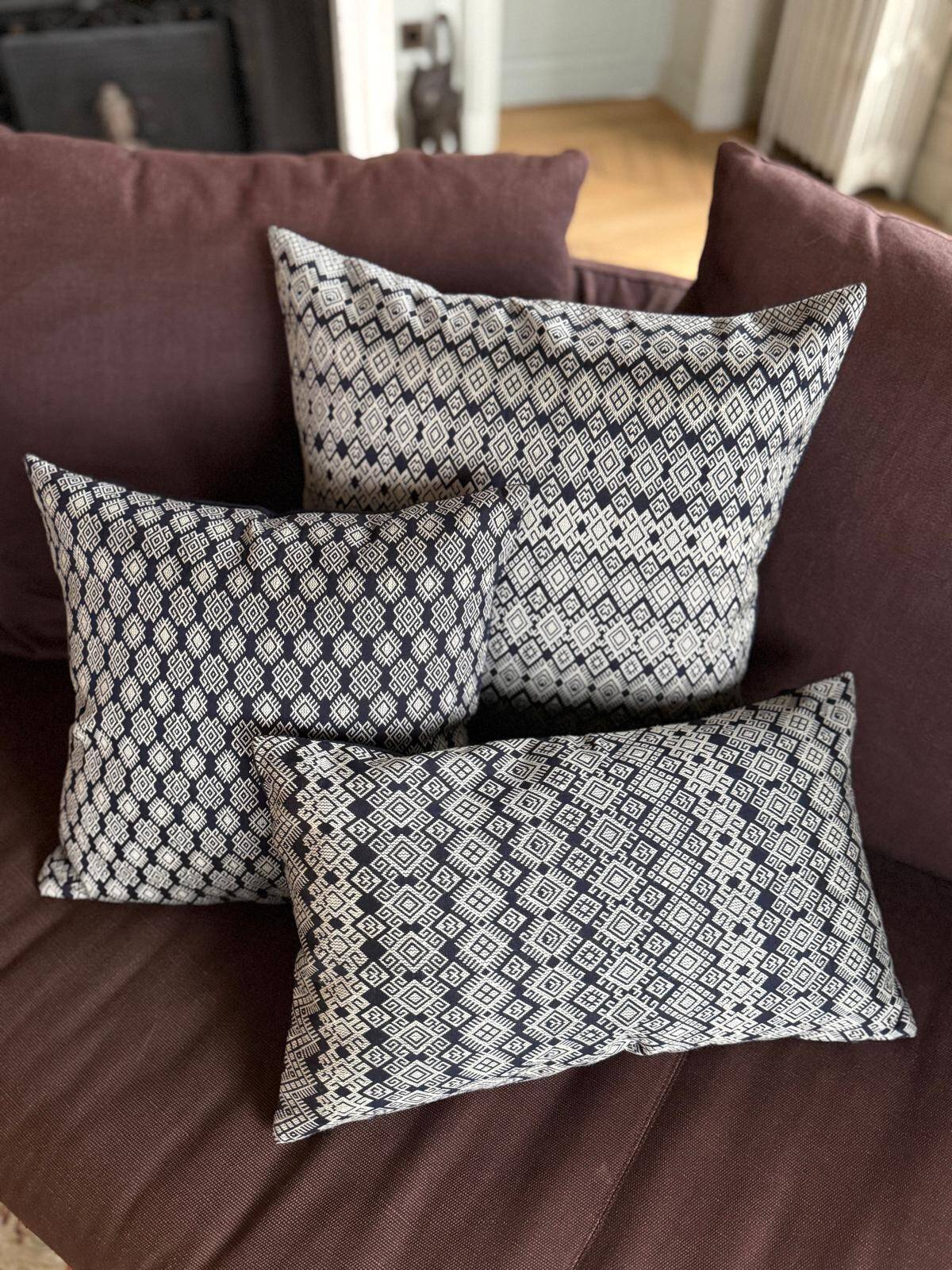 Navy blue and beige Kachin cushion cover (RIDA)