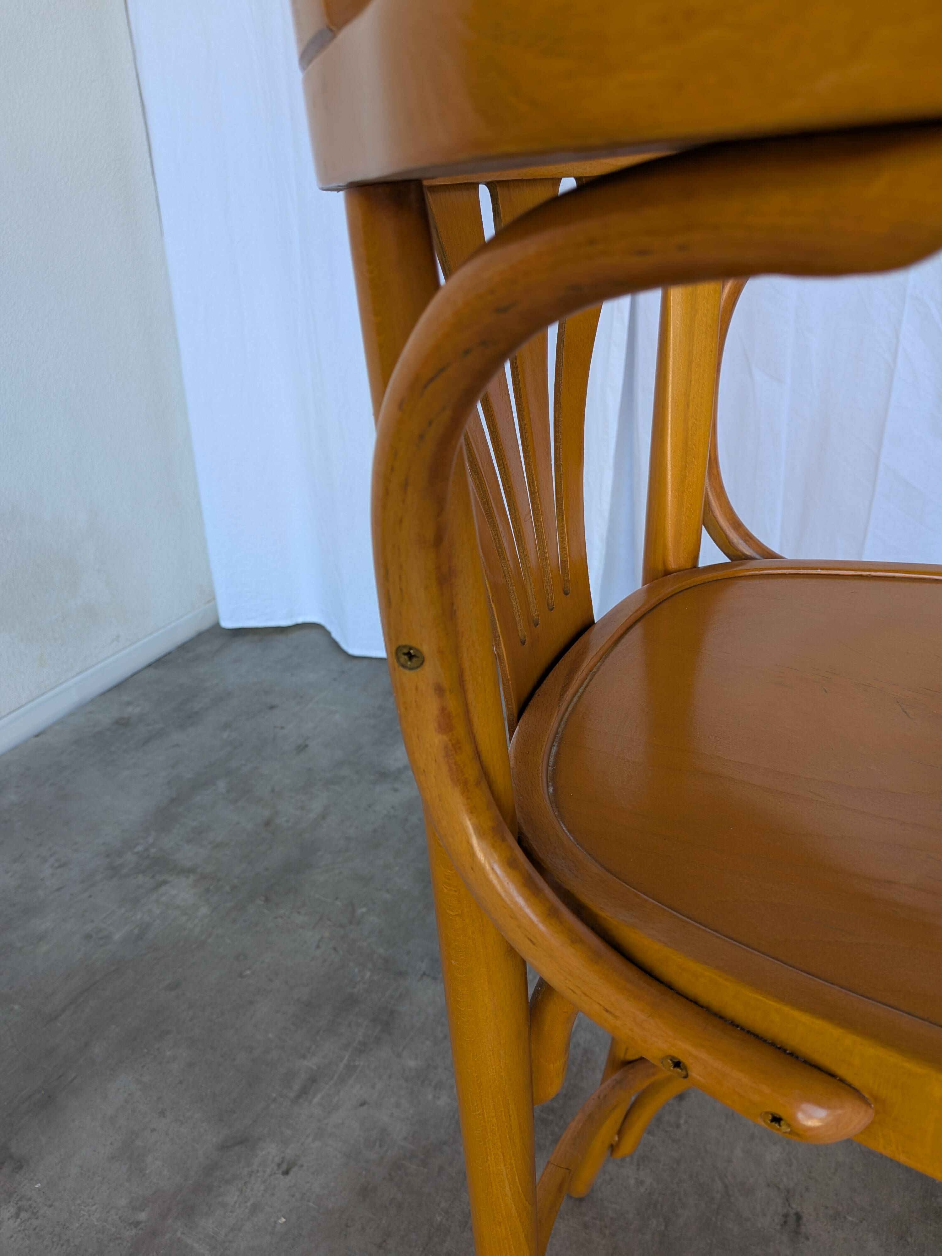 Vintage Bentwood Bar Chair with Armrests, Mid-Century Pub Stool Thonet styl