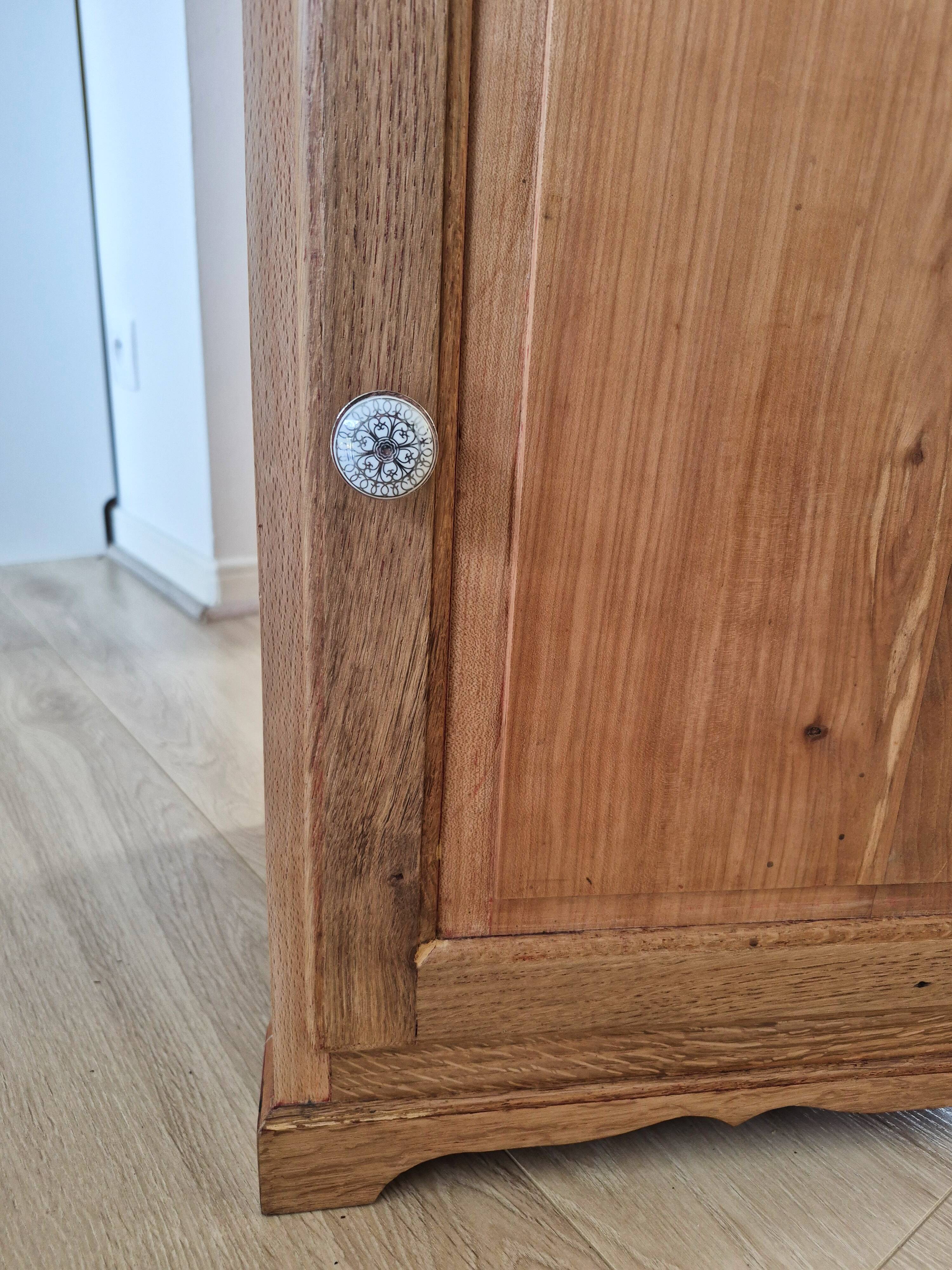 Antique English bedside table in solid wood, refurbished.