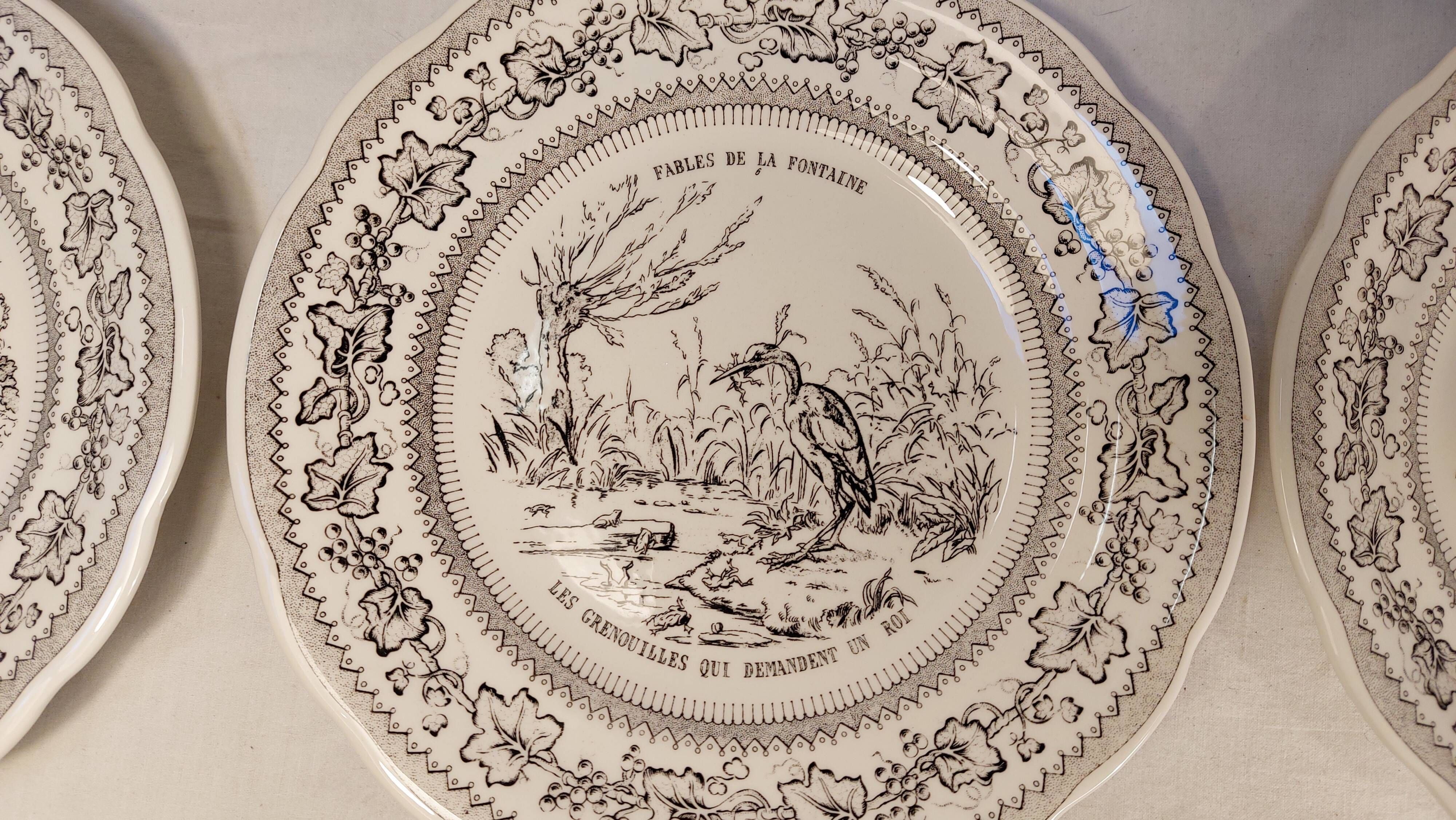Series of 6 earthenware dessert plates by GIEN models Fables by Lafontaine