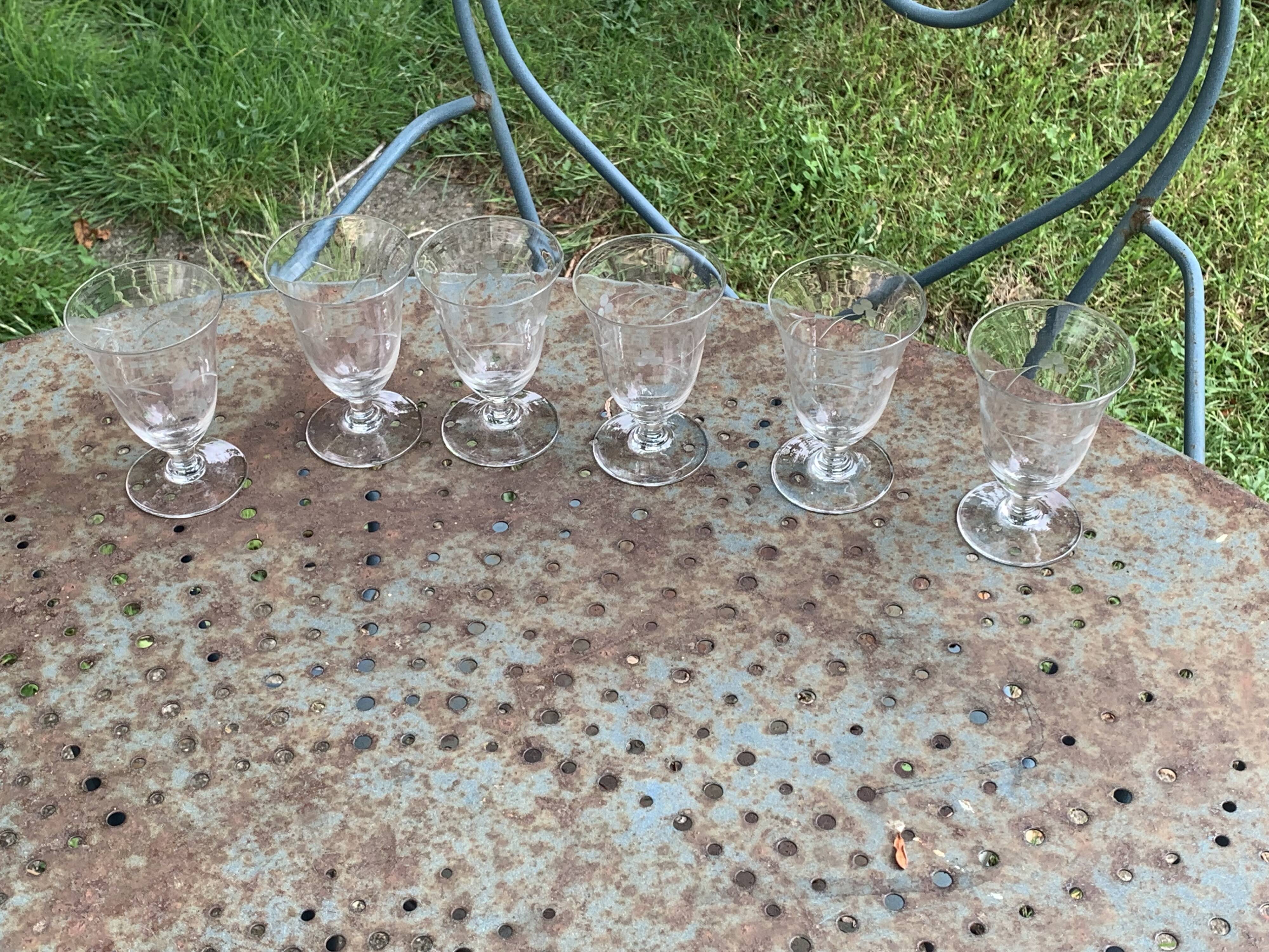 6 clear glass wine glasses with antique chiseled flower pattern