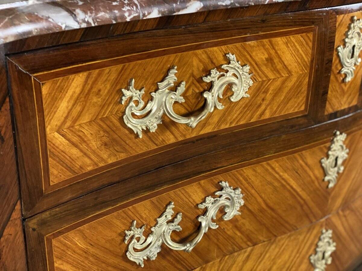 Commode en placage de bois de rose et palissandre, bronze doré, marbre de Rance, Louis XV