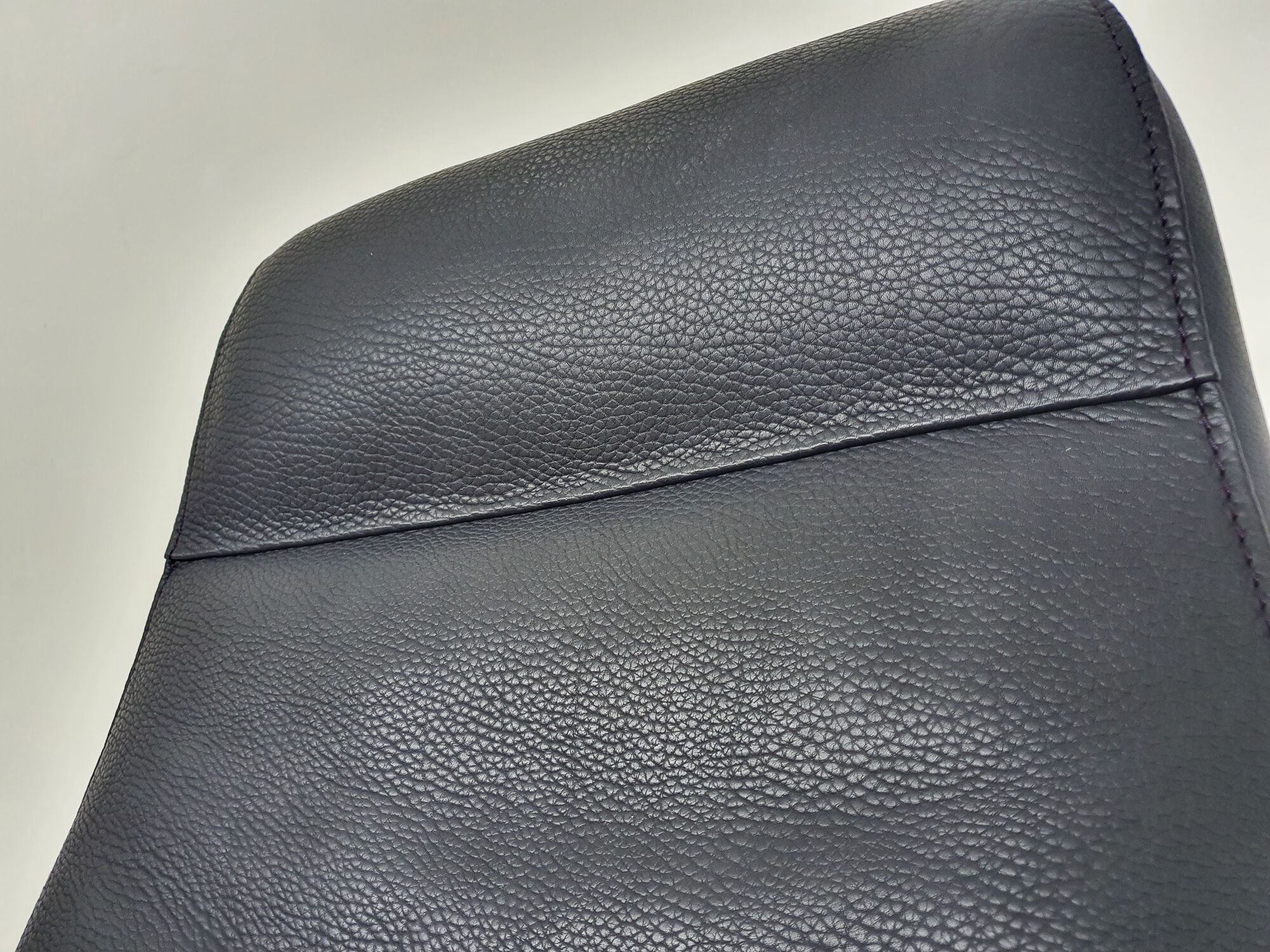 De Sede DS50 dark blue leather lounge chair, Switserland 1980's