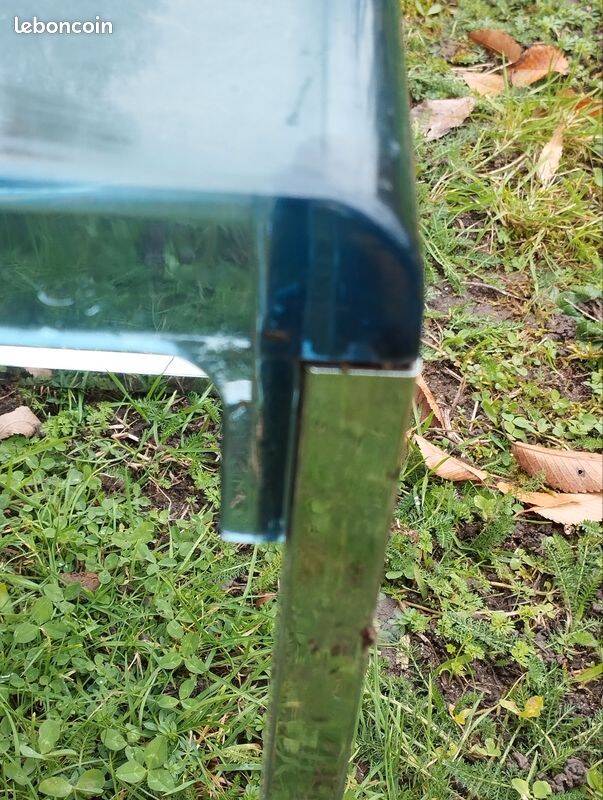 Table d’appoint vintage en plexiglas bleu et acier – Marc Berthier pour Prisunic