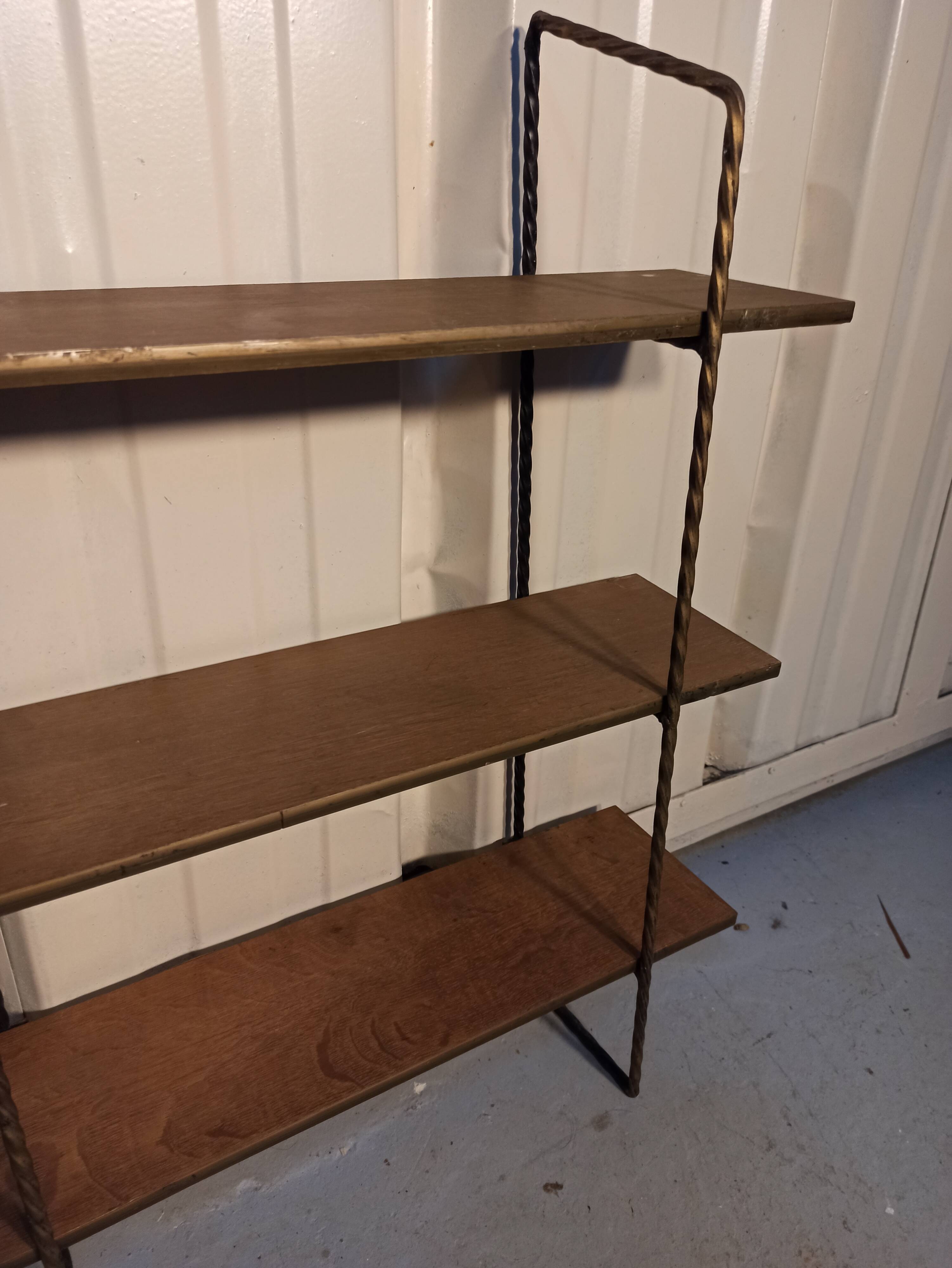 Shelf string iron and wood 3 trays