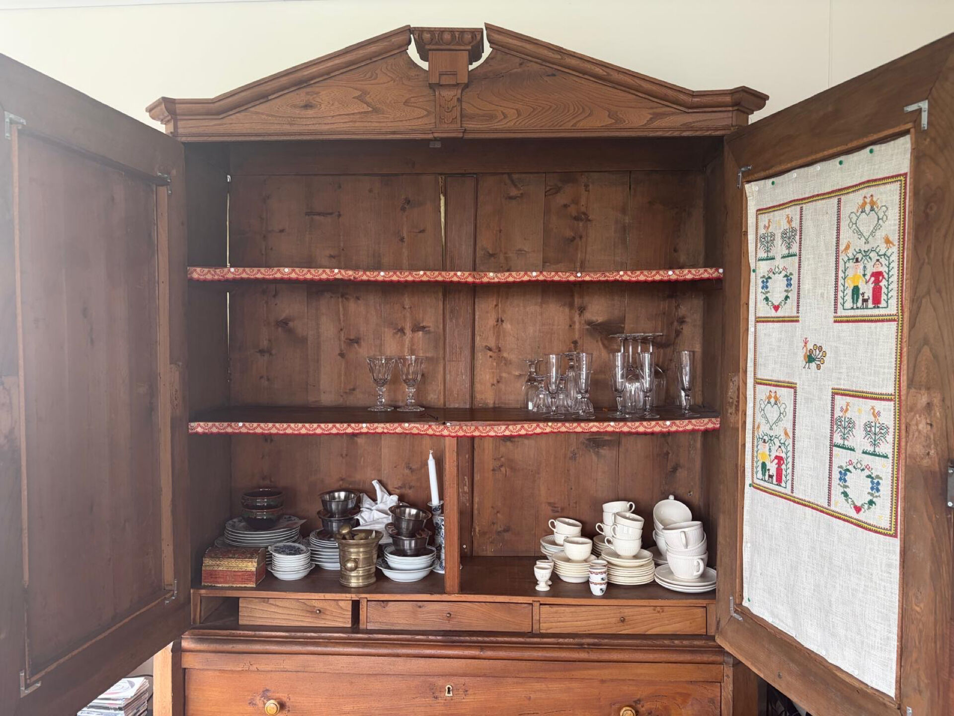 Cabinet classic