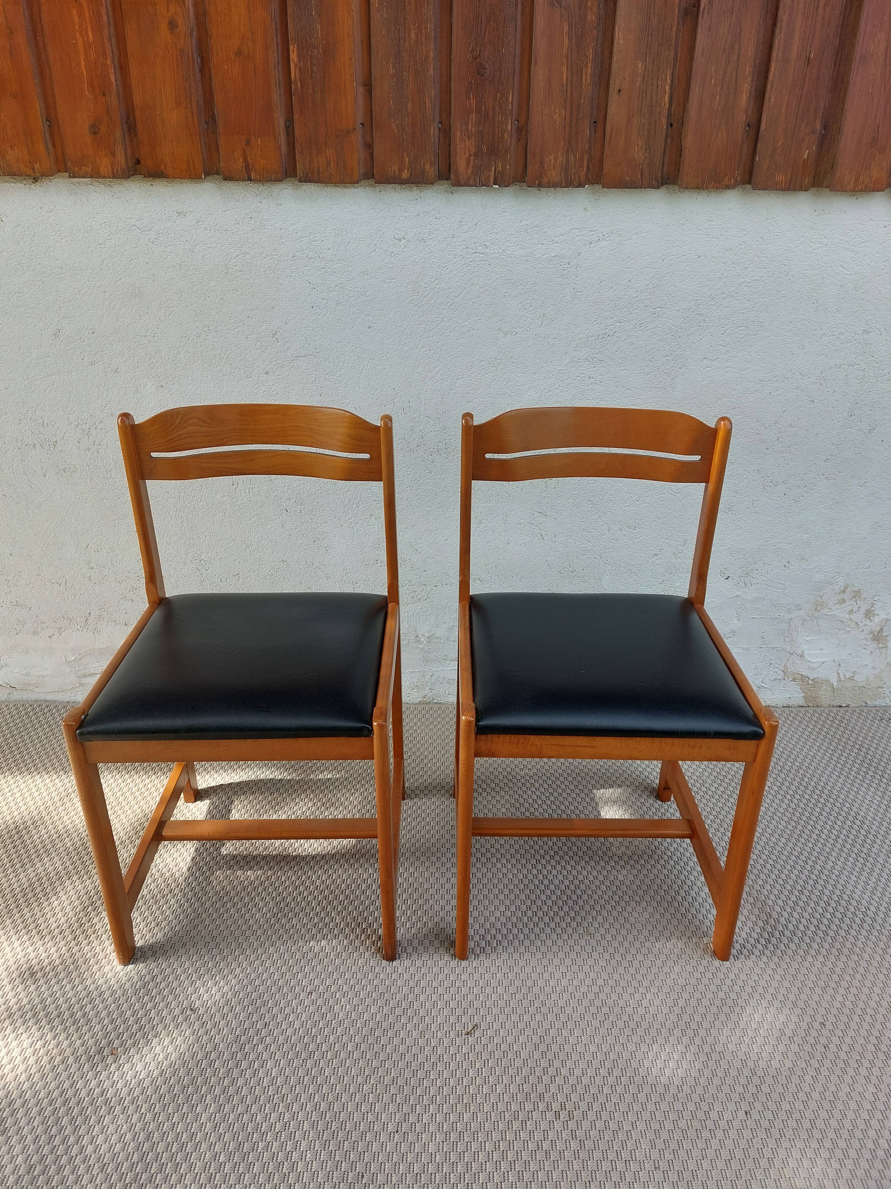 paire de chaises style scandinave, simili cuir noir
