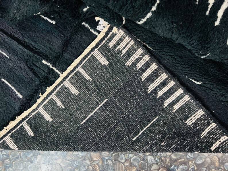 Handmade Beni Mrirt rug size 150 x 250 cm