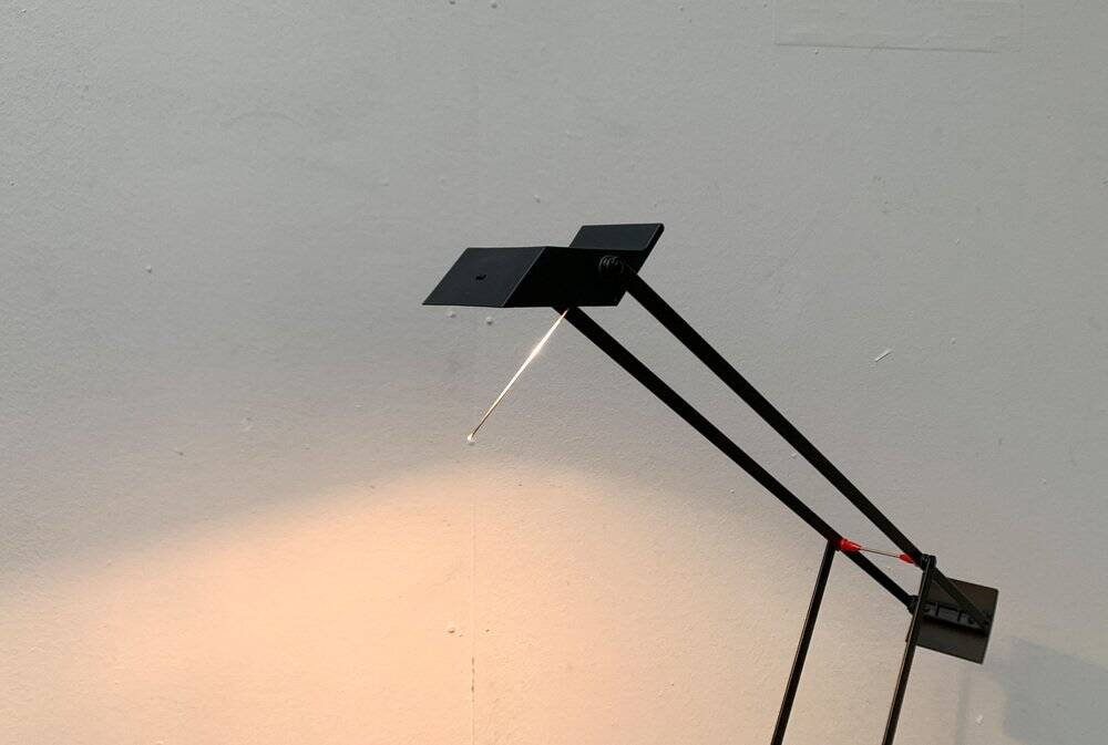 Postmodern Italian Tizio table lamp by Richard Sapper for Artemide, 1970s.