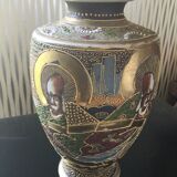 Vase with immortal decorations