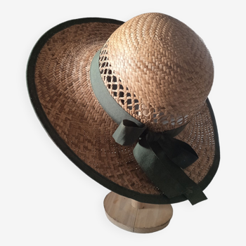 Women's straw hat Chic dress style. Hand-braided natural straw.