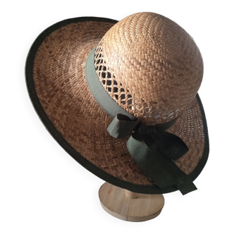 Women's straw hat Chic dress style. Hand-braided natural straw.