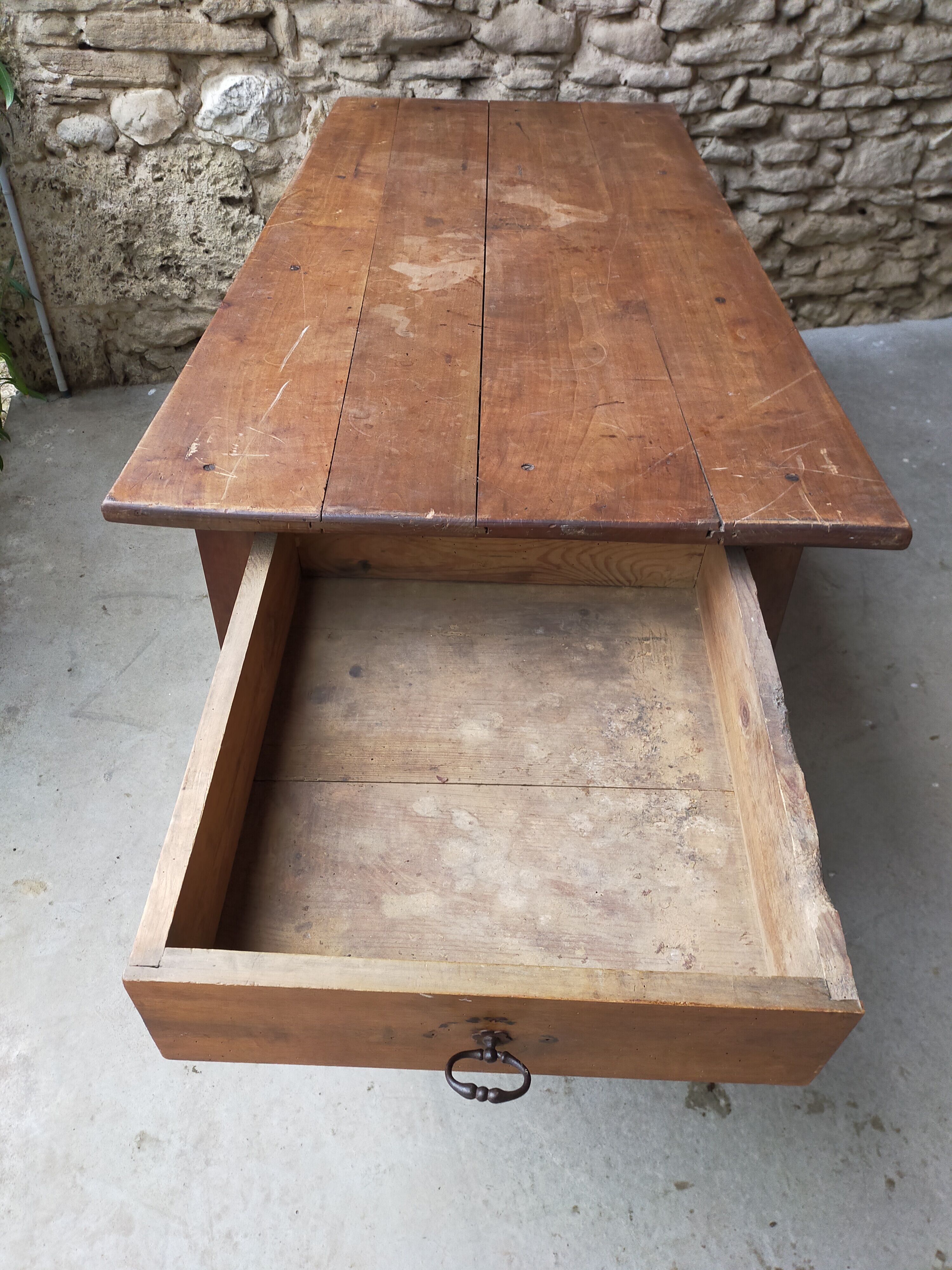 Farm table