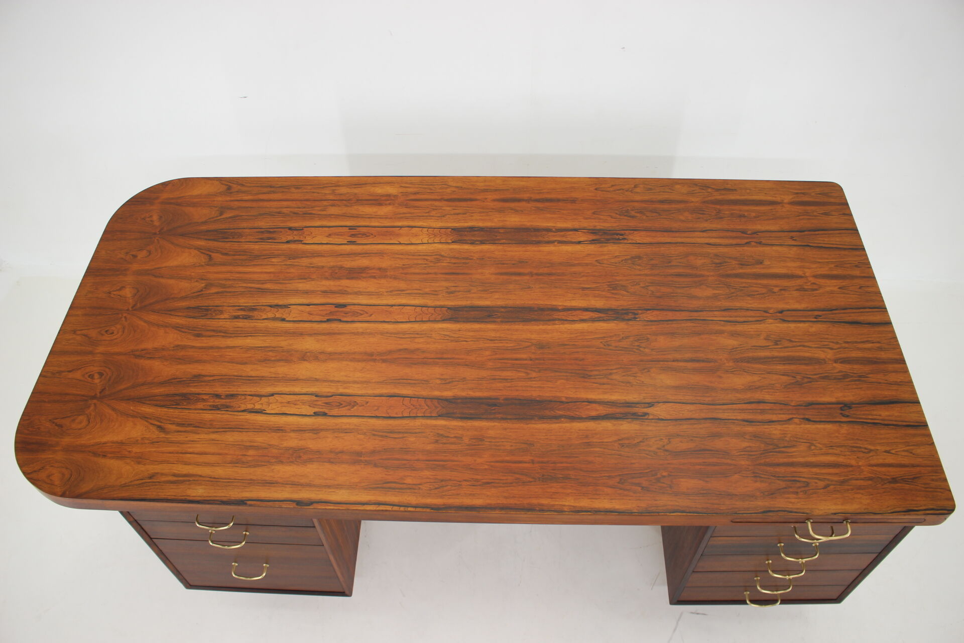 1960s Large exclusive free standing palisander desk