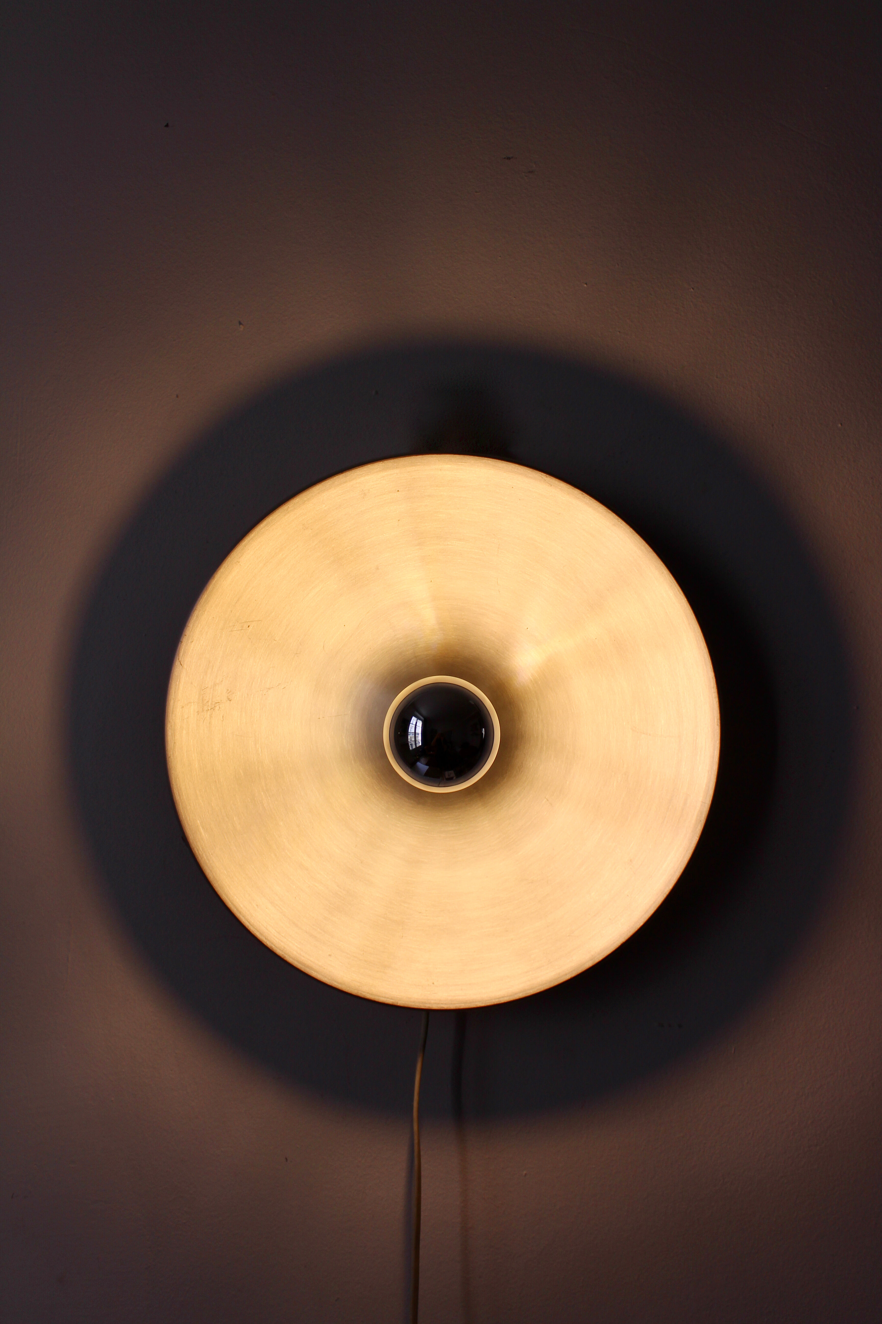 Space age wall or ceiling lamp