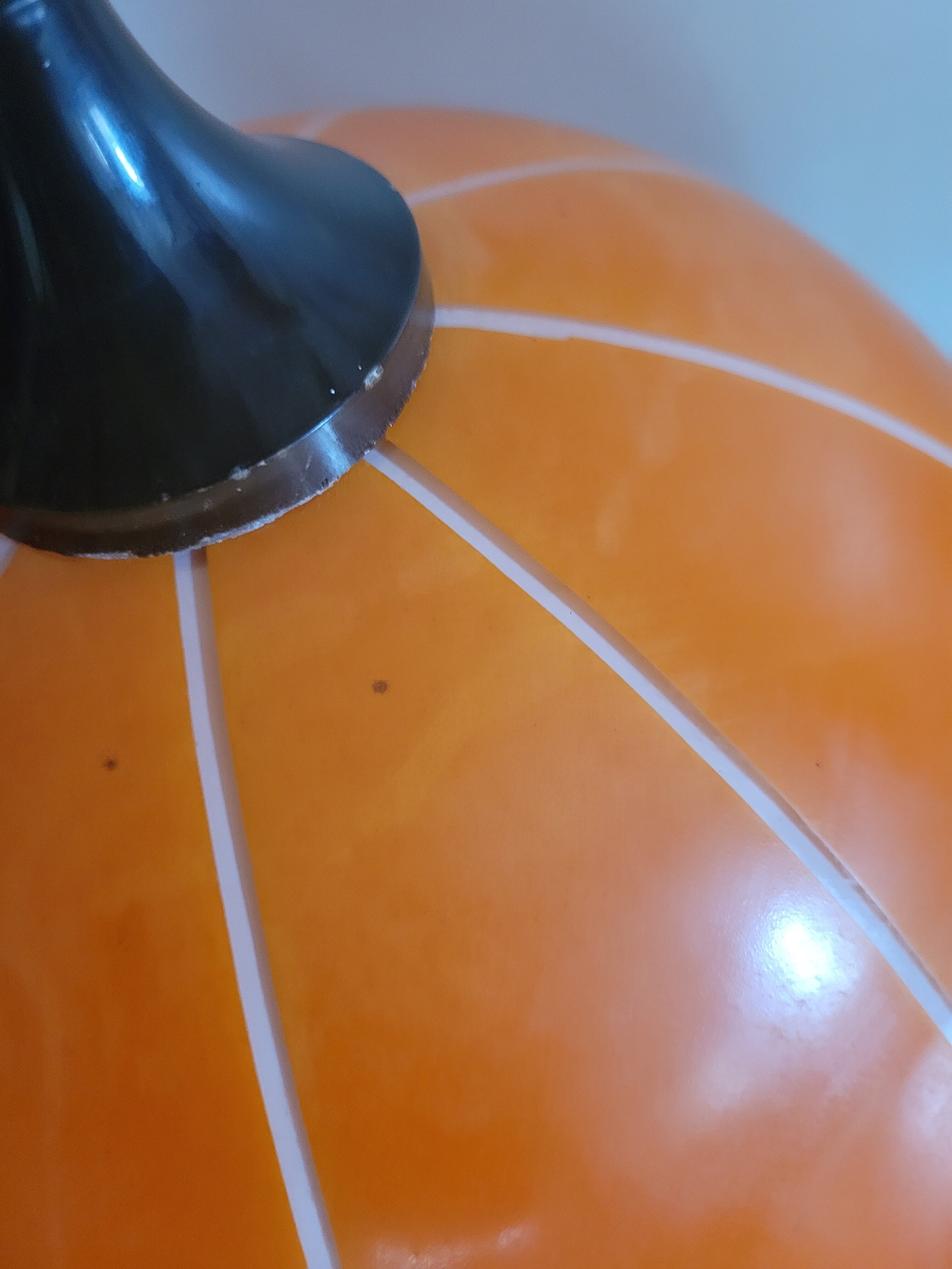 Orange opaline suspension
