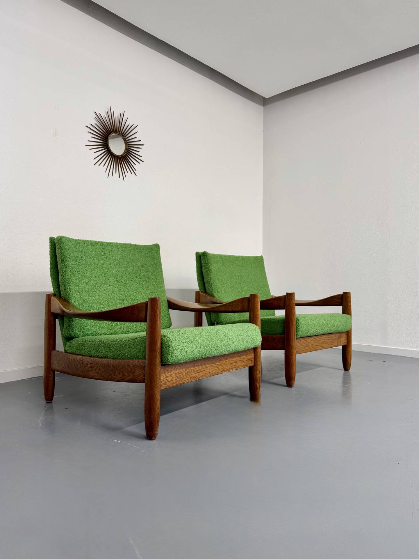 Lot of 2 vintage armchairs in solid oak with boucle fabric, Scandinavian design from the 70s.