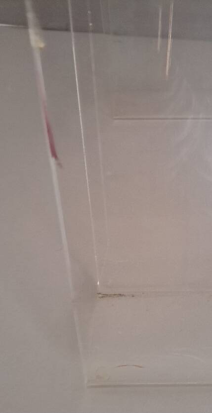 Porte-revues en plexiglas