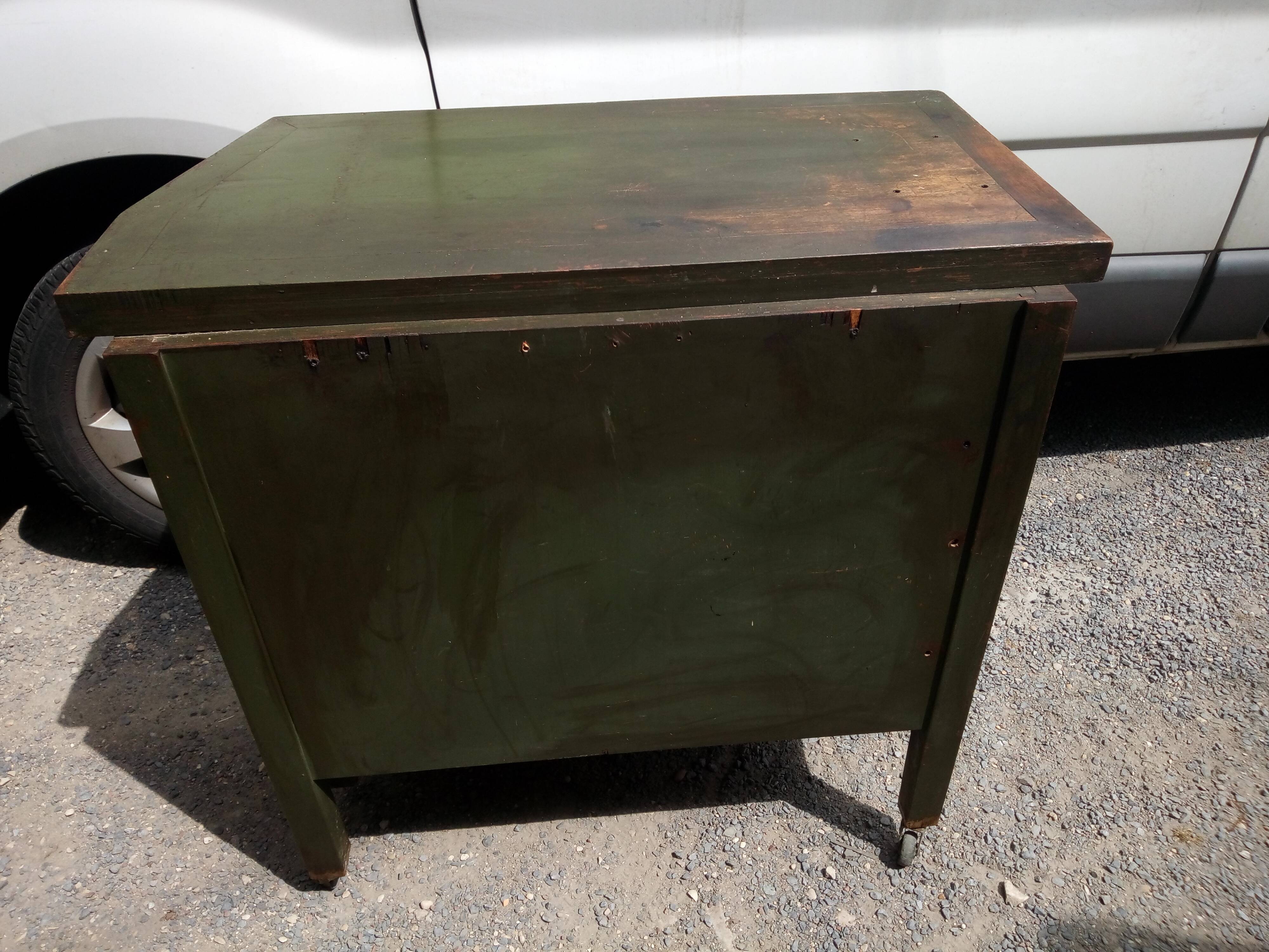 Vintage establishment