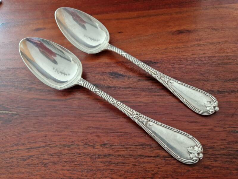 Christofle, Paris - Set of 2 table spoons - Crossed Ribbons model - in silver-plated metal