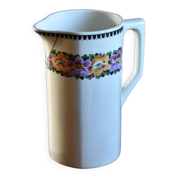 Big Pitcher