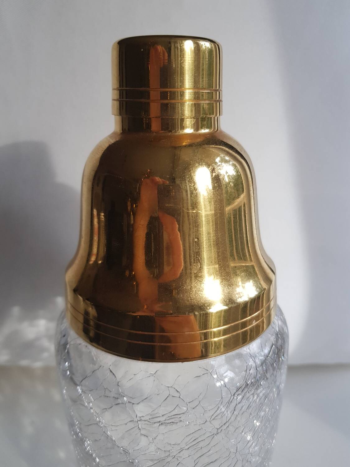 Shaker à cocktail en verre craquelé du milieu du siècle avec détails plaqués or