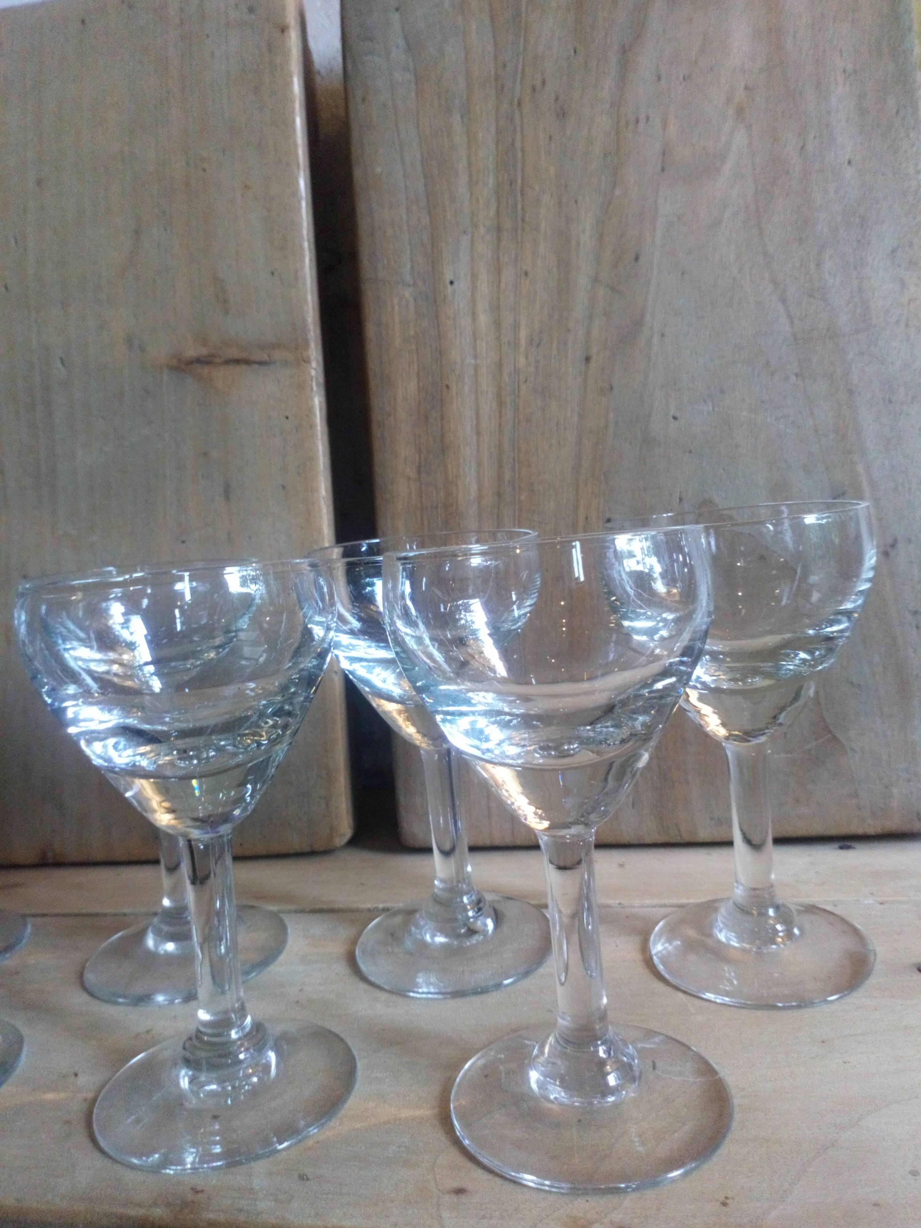 Seven glasses of bistro on foot 40s