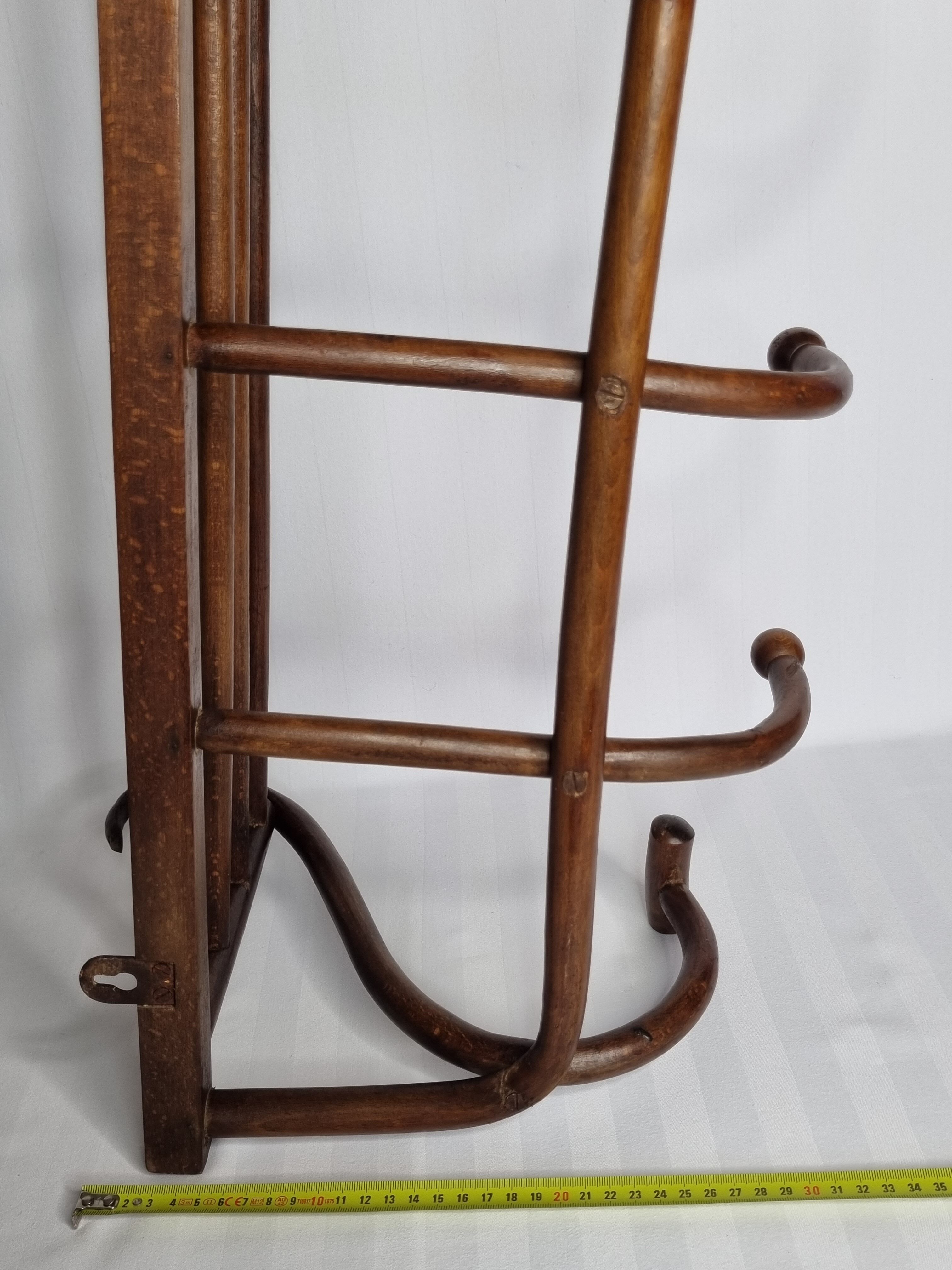 Portemanteau mural en bois courbé ancien 1900, 5 patères et un porte chapeau