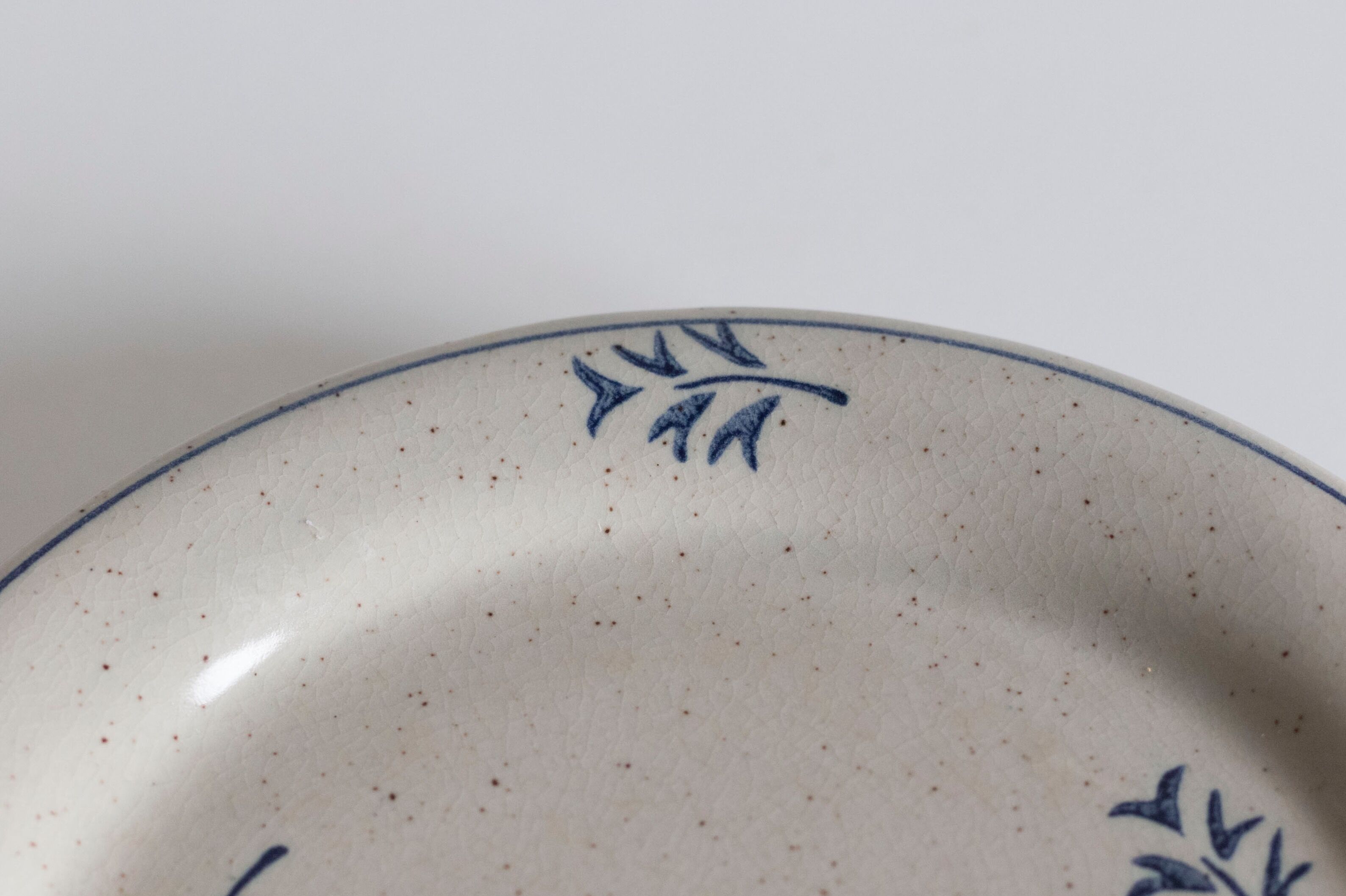 4 plates with earthenware desserts from St Amand