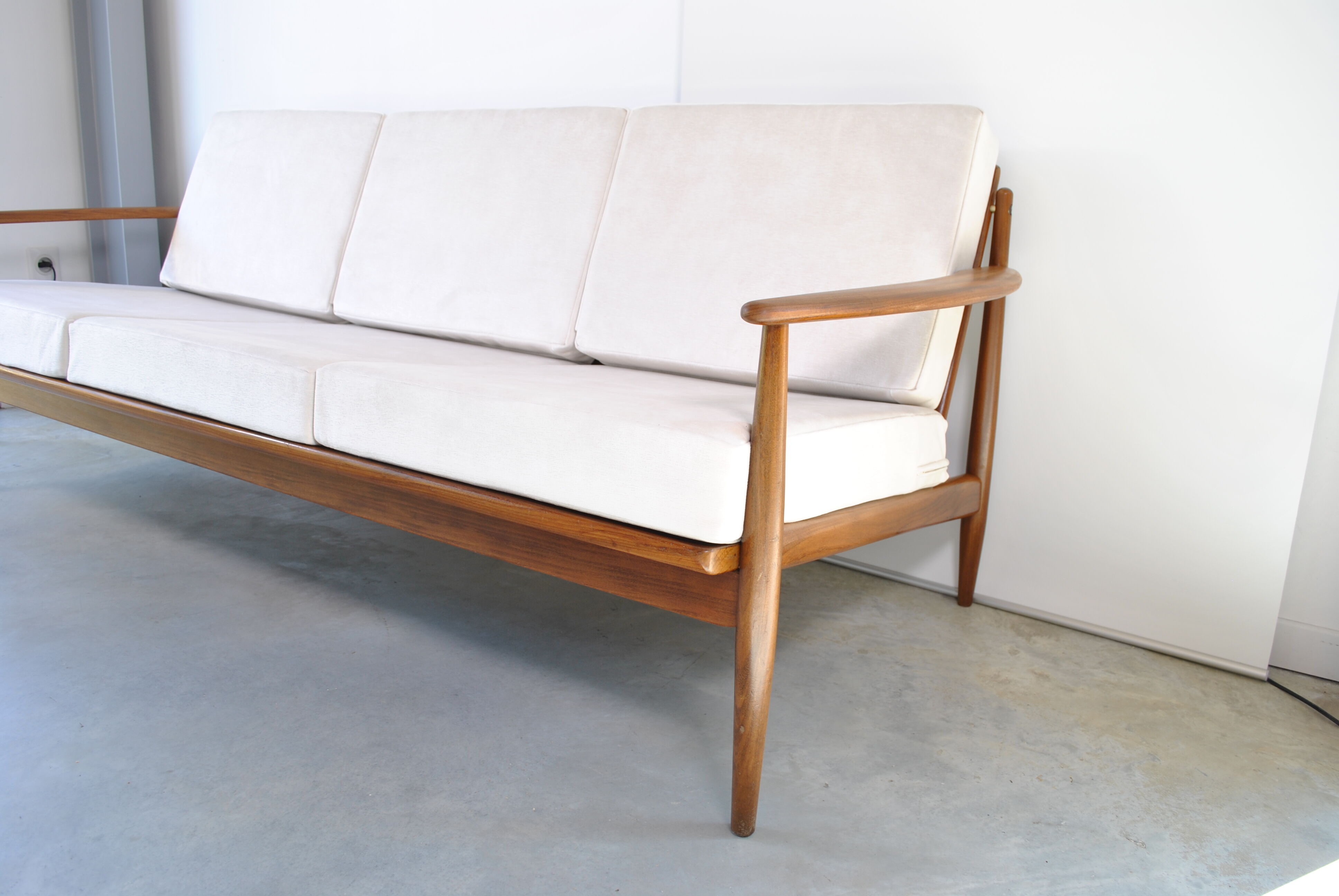 Danish scandinavian sofa distributed to Roche Bobois 1960