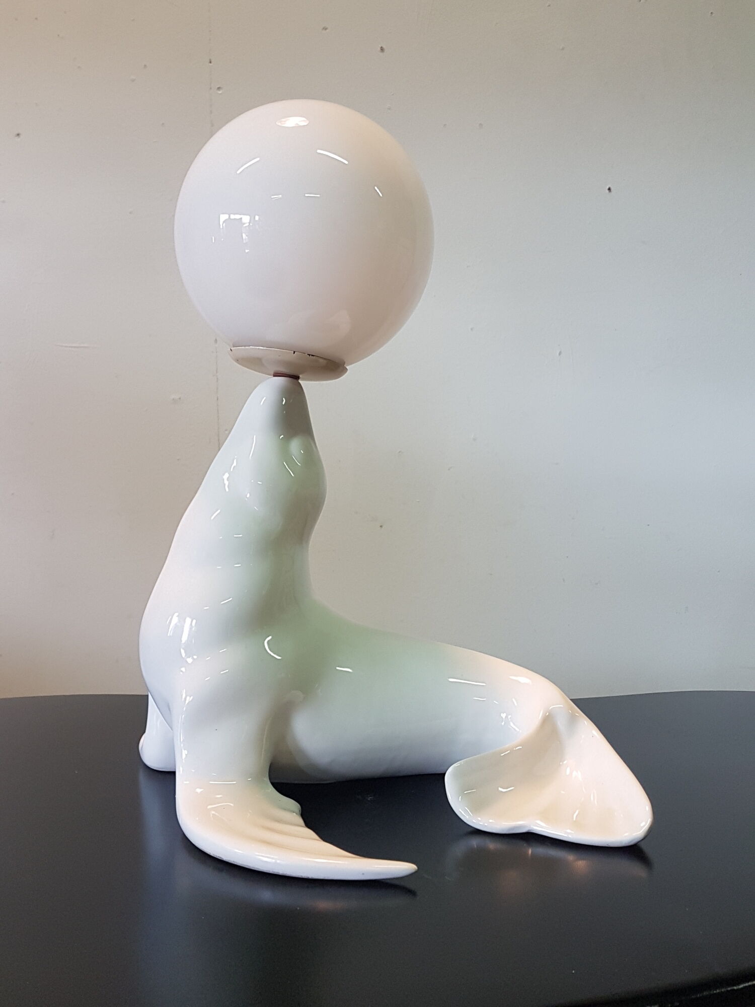 Ceramic sea lion table lamp, Italy 1970s
