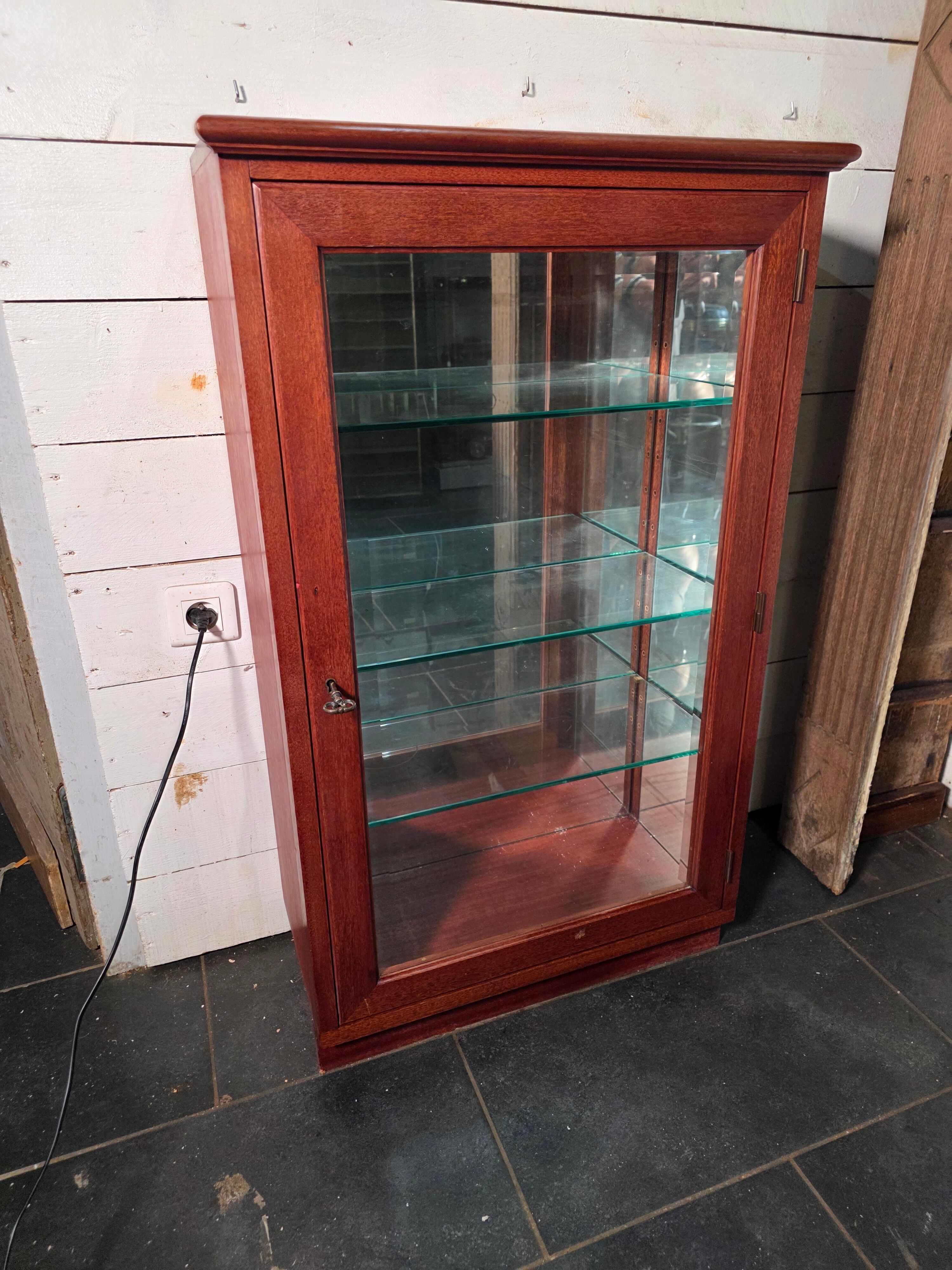 Mahogany display cabinet 20th century