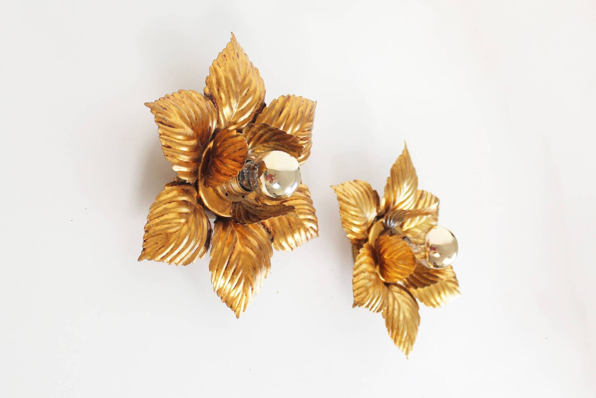 Set of two Italian Florentine gilt wall lamps by Masca Italia
