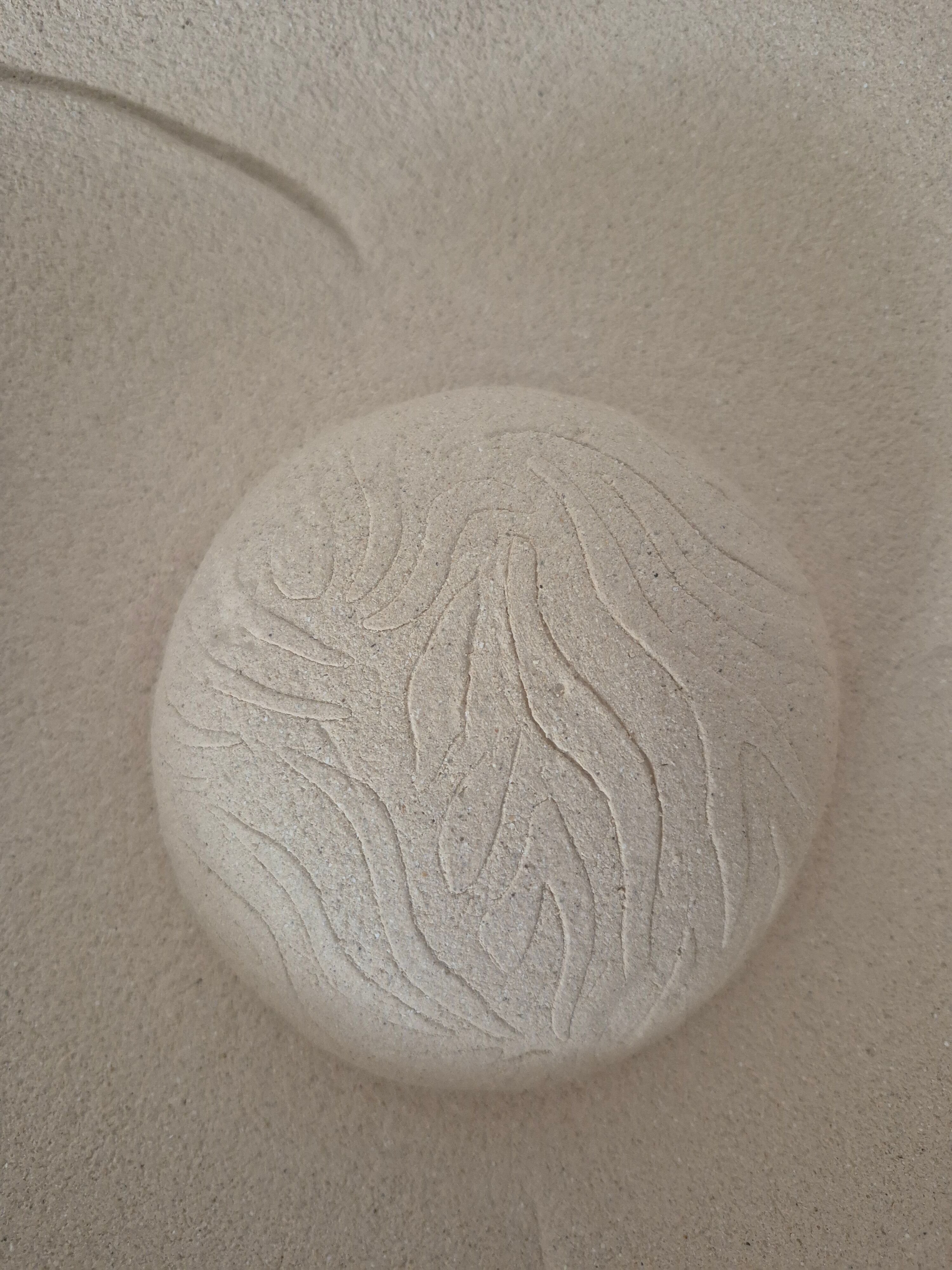 Sculptural bowl in chamotte stoneware