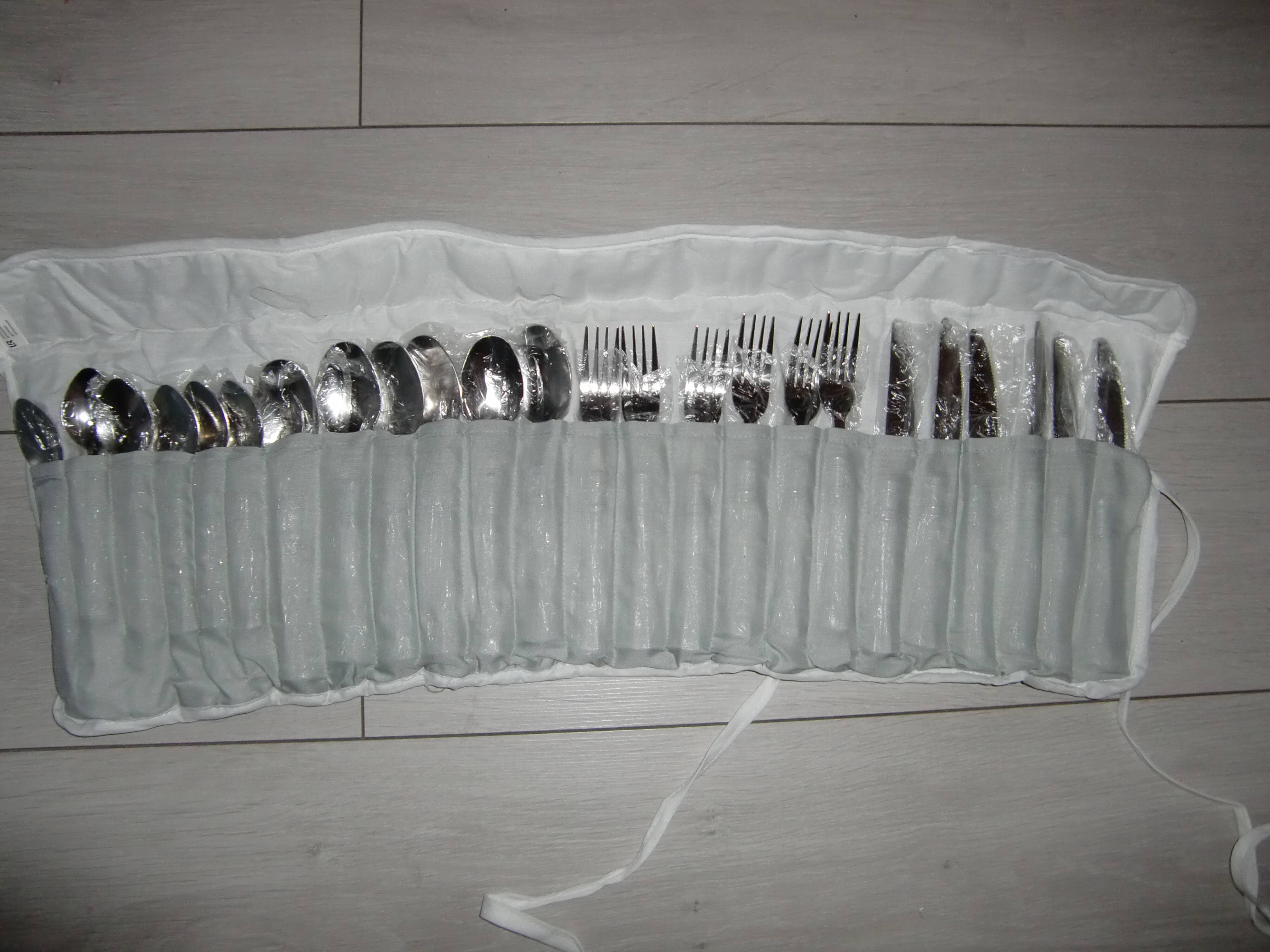 24-piece cutlery set (protective case and fabric storage)