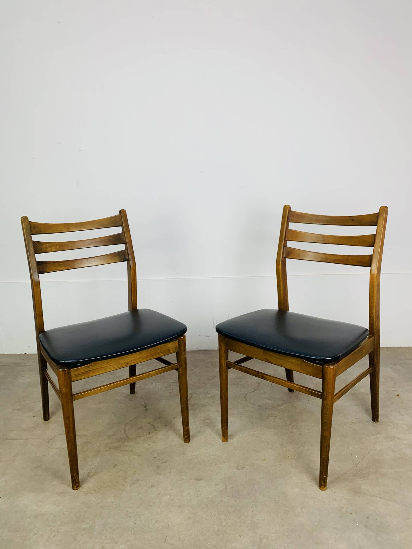 Paire de chaises scandinaves années 60