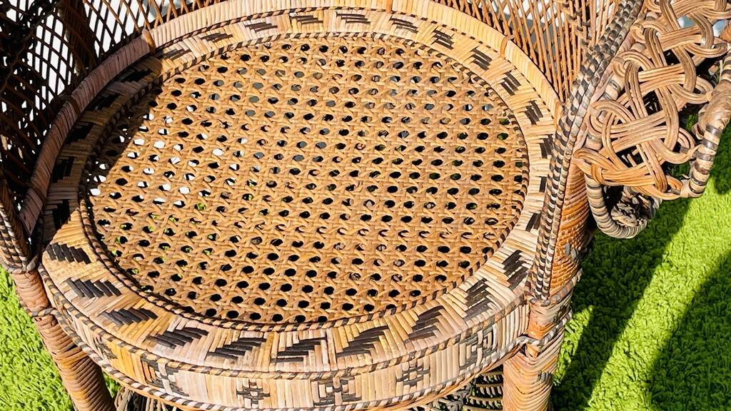 Fauteuil ' paon ' Emmanuelle XL. Vintage 70s