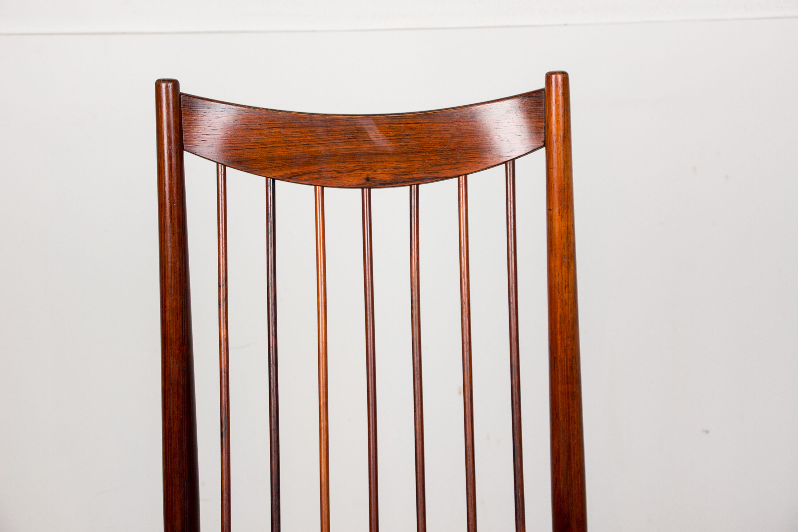 Series of 6 Danish chairs in Rio palissandre by Arne Vodder for Sibast 1960.