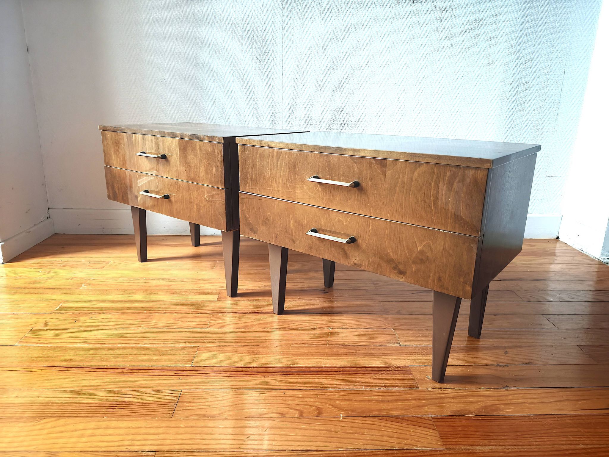Pair of modernist bedside tables in veneered wood, 1950s-60s