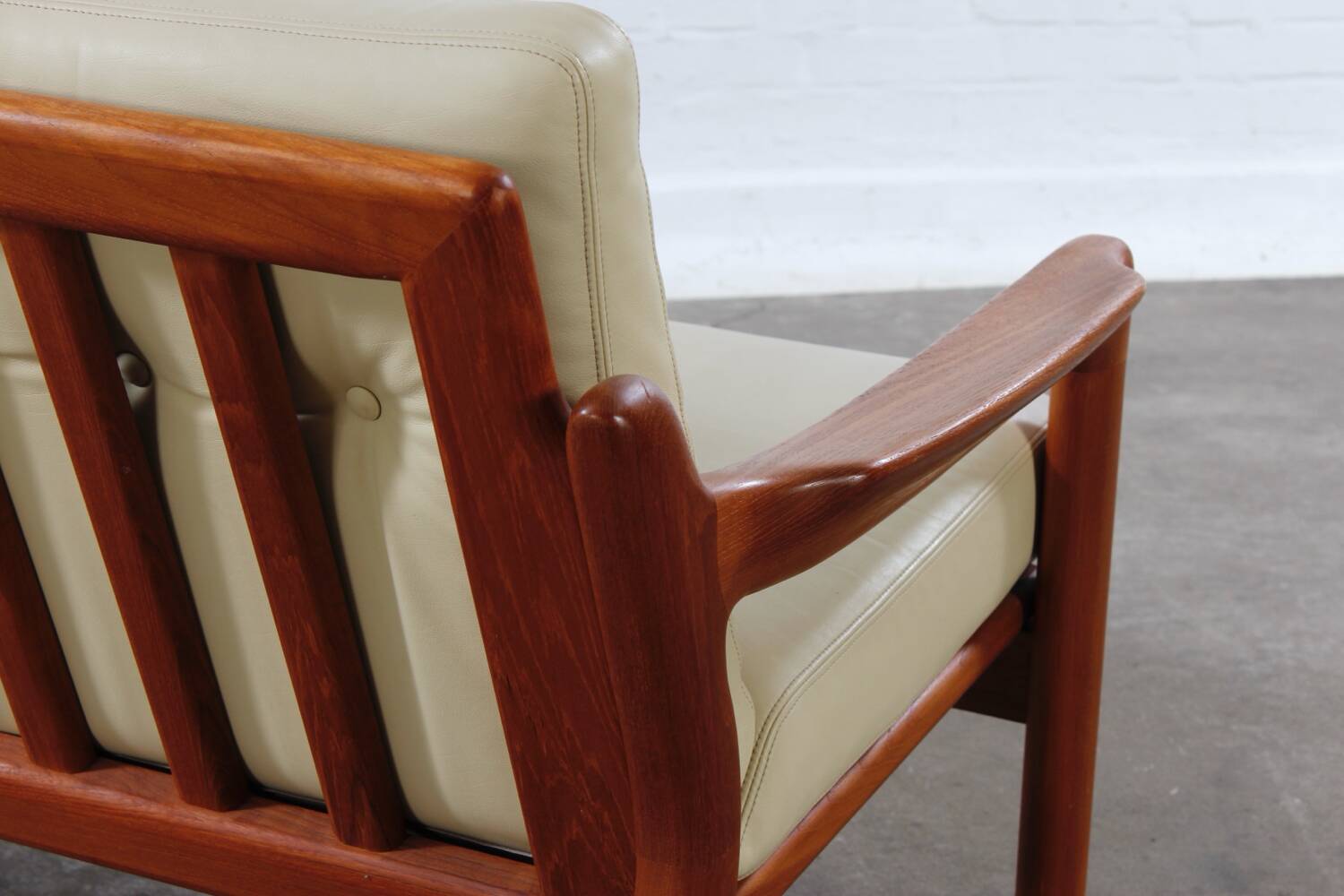 Canapé vintage 2 places Holstebro en teck, design danois du milieu du siècle