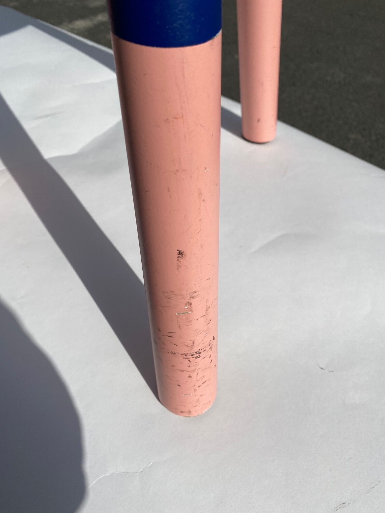 Wooden stool tricolour feet